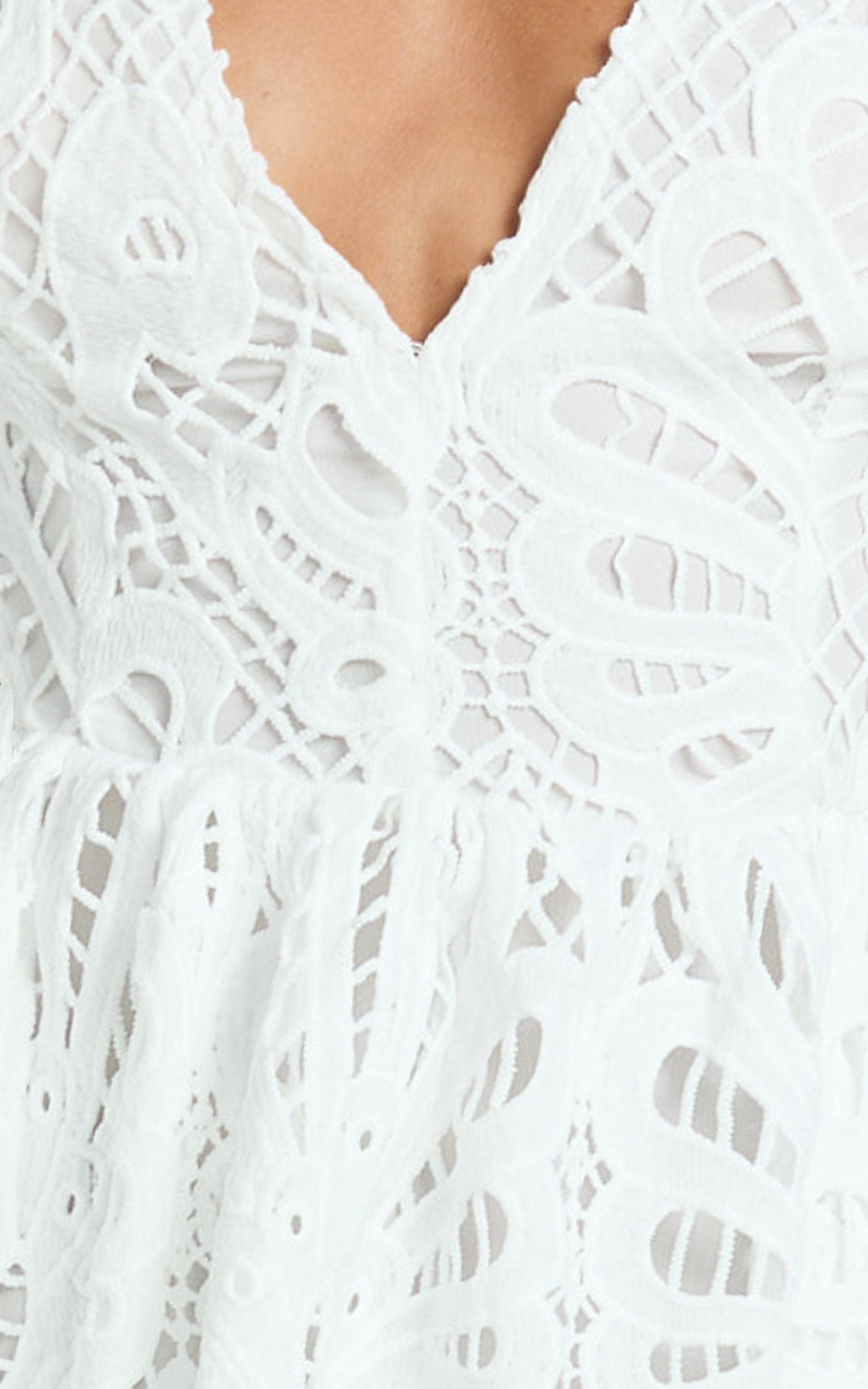 V-NECK LACE MIDI DRESS FOR WEDDING GUEST