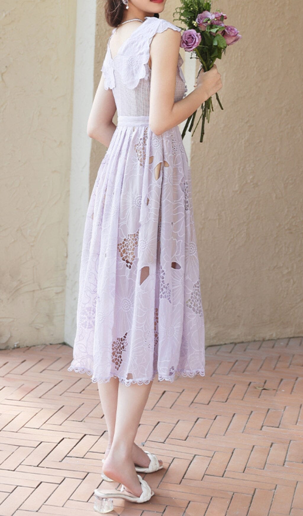 RUFFLED SLEEVELESS PURPLE MIDI DRESS
