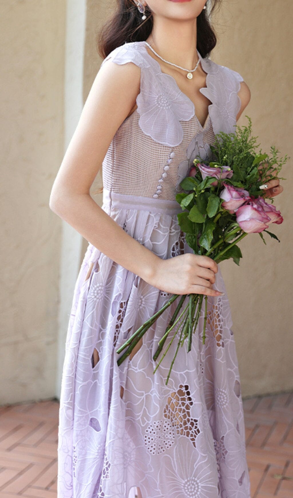 RUFFLED SLEEVELESS PURPLE MIDI DRESS