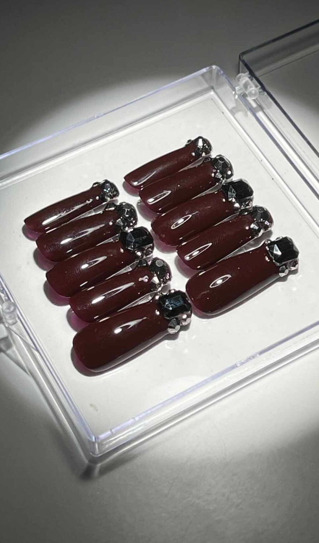 CRYSTAL COFFIN WINE PRESS ON NAILS FOR PARTY