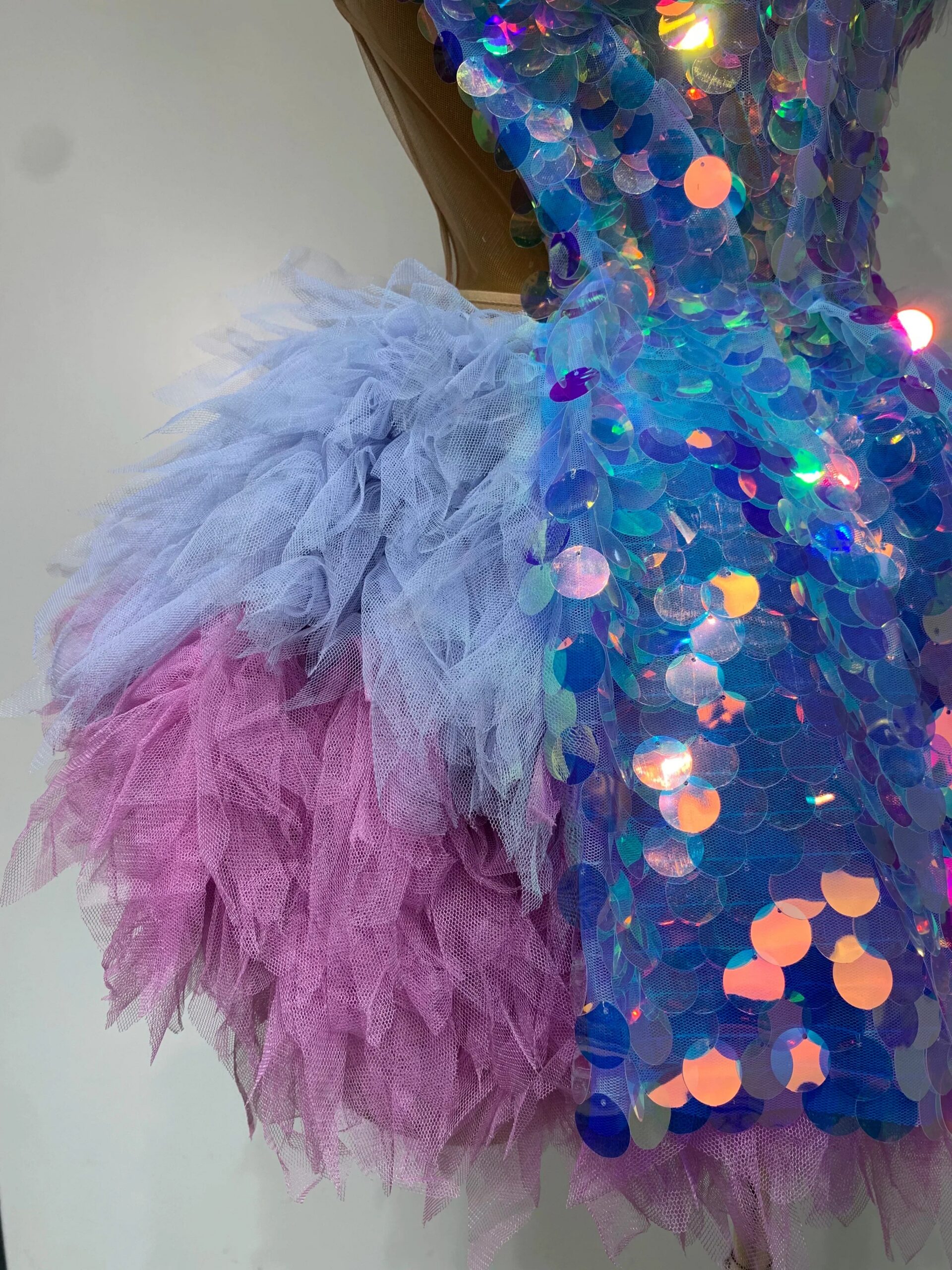 SPARKLY SEQUIN RUFFLED BACKLESS TWO-PIECE SET