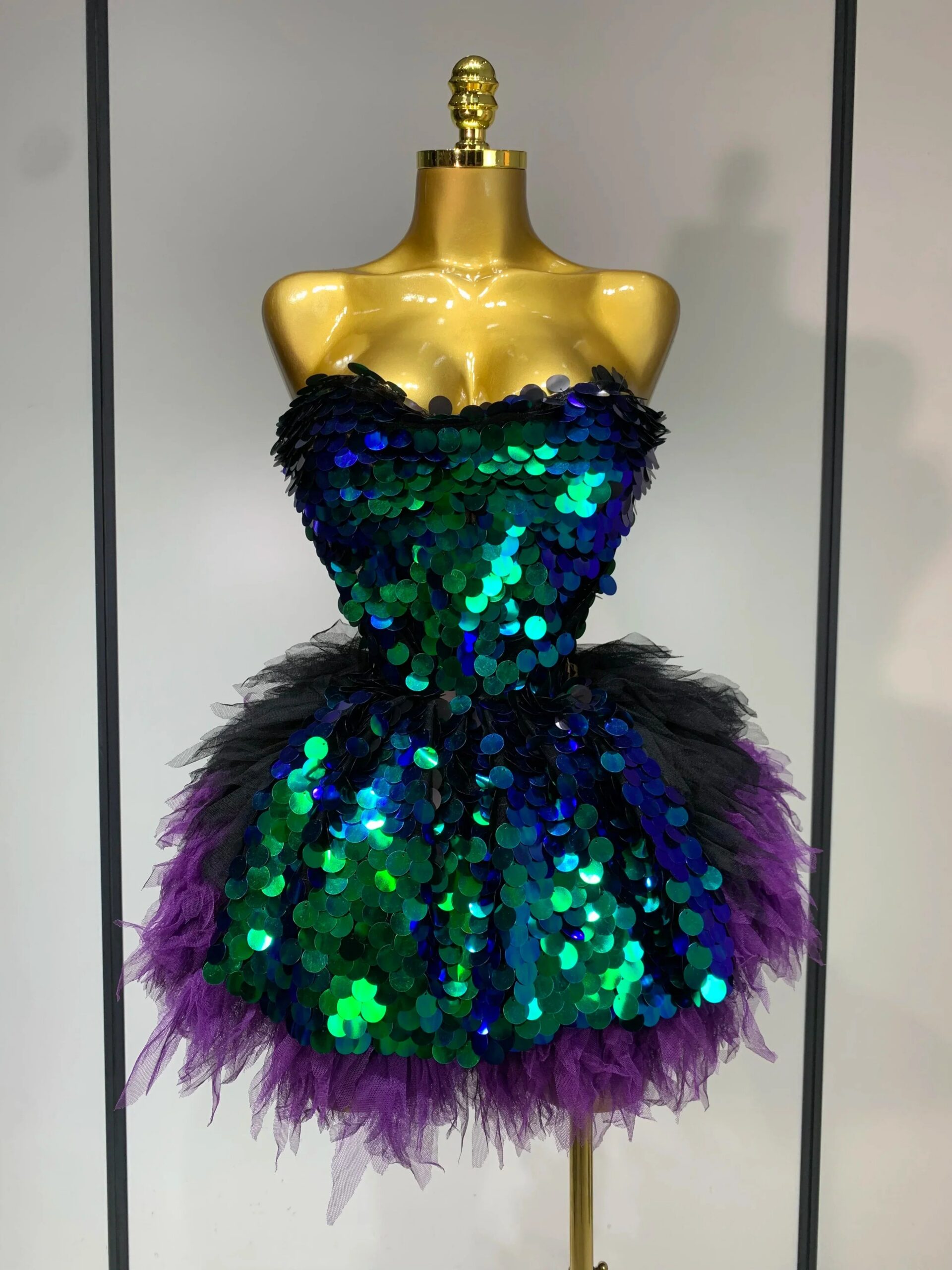 SPARKLY SEQUIN RUFFLED BACKLESS TWO-PIECE SET