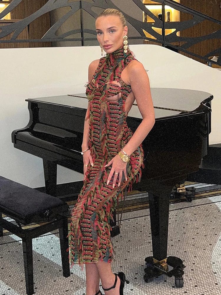 BRITNEY MIDI DRESS: ELEGANT SILHOUETTE FOR EVENTS