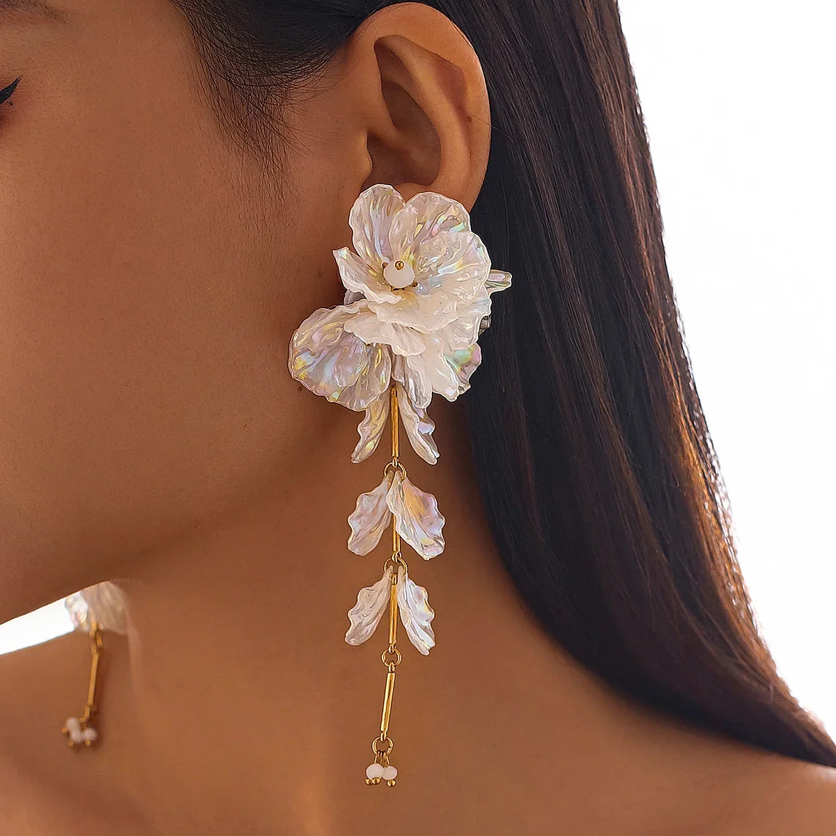 SANAI EARRINGS: MODERN MINIMALIST WEDDING HOOPS