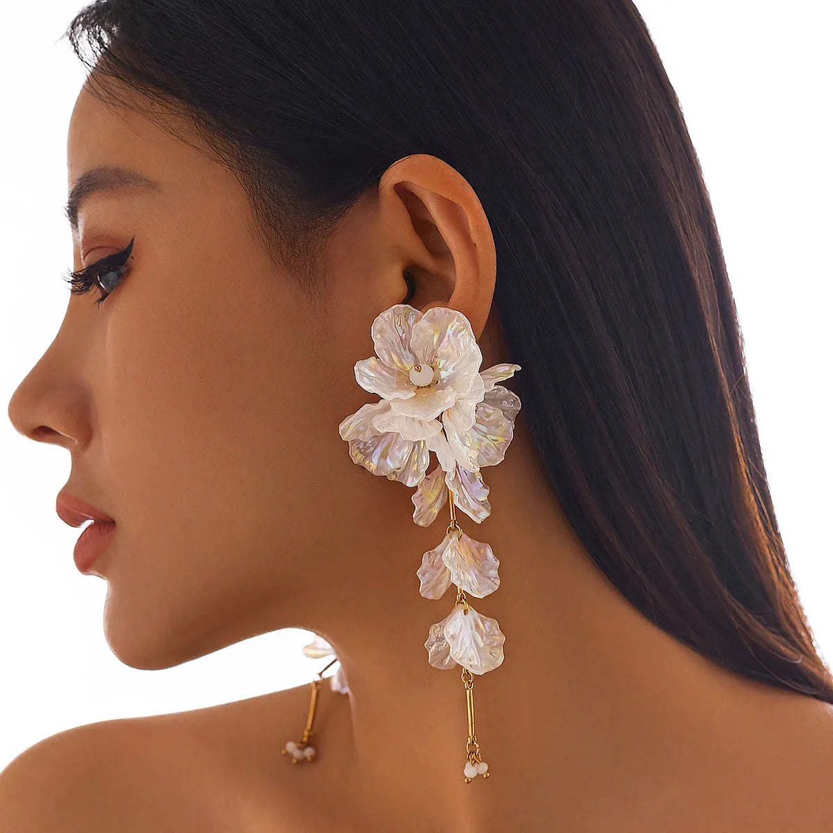 SANAI EARRINGS: MODERN MINIMALIST WEDDING HOOPS