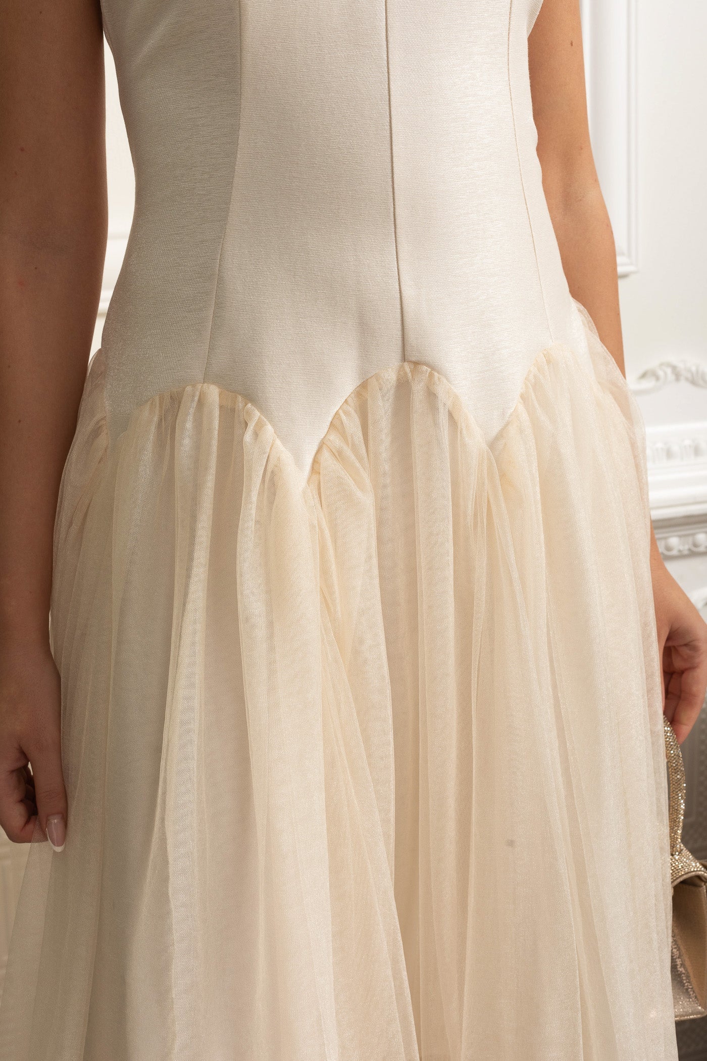 SLEEVELESS IVOIRE MIDI DRESS, TULLE SKIRT, PEARL COLLAR