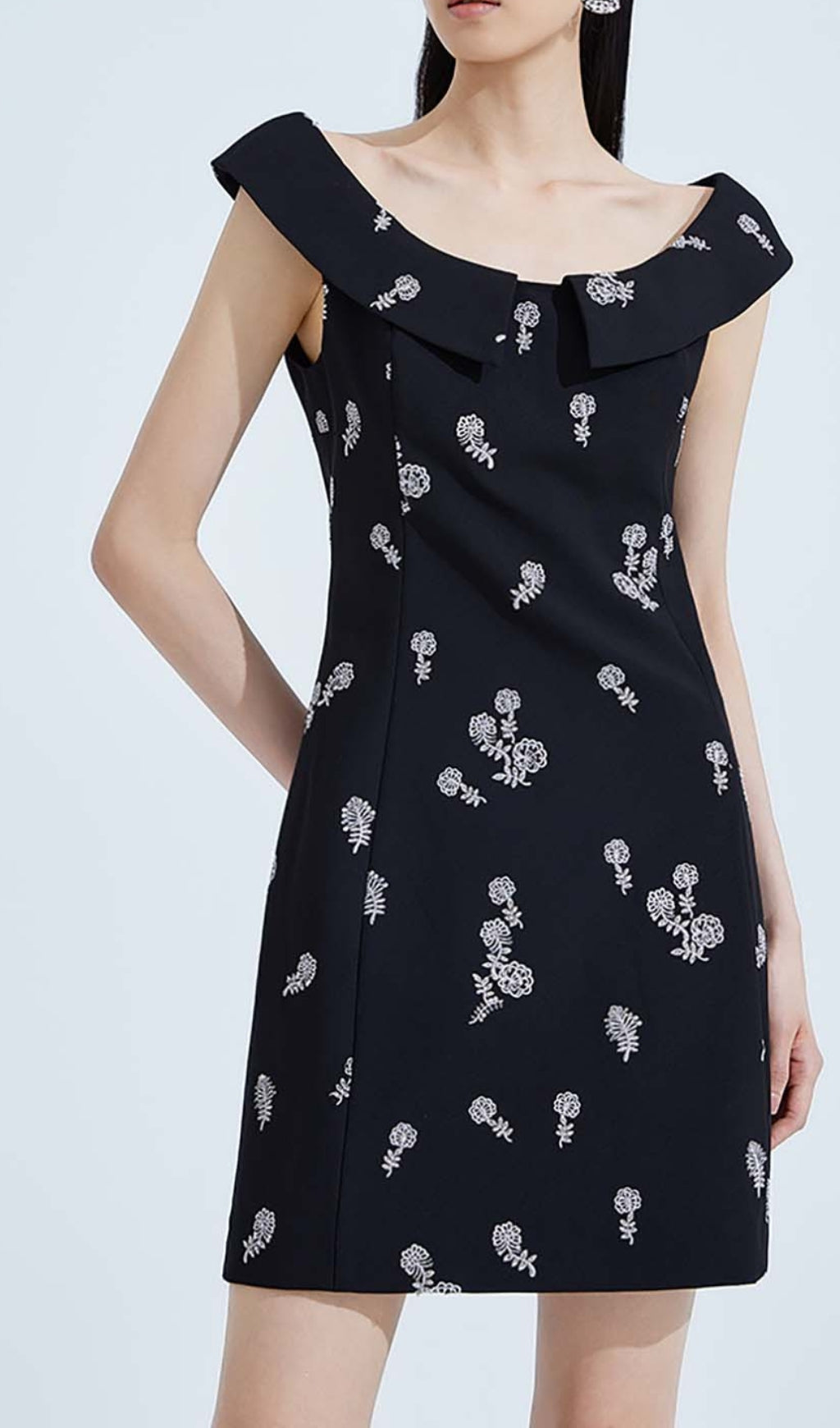 SLEEVELESS EMBROIDERED BLACK MINI DRESS FOR PARTY