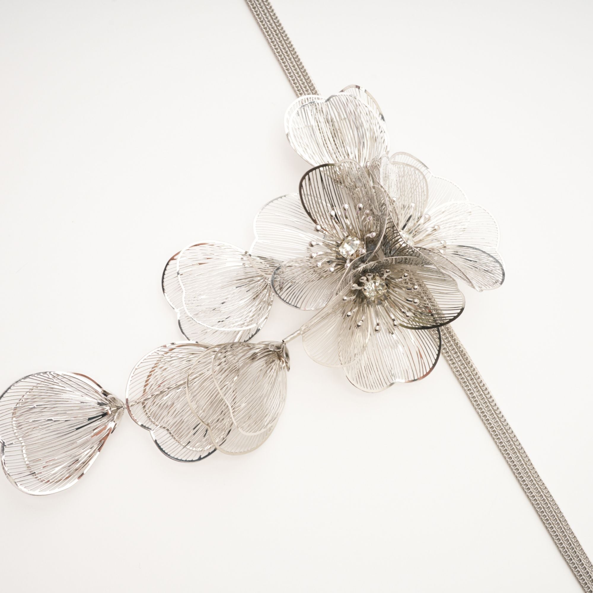JOSEFINA FLORAL APPLIQUÉ NECKLACE GIFT