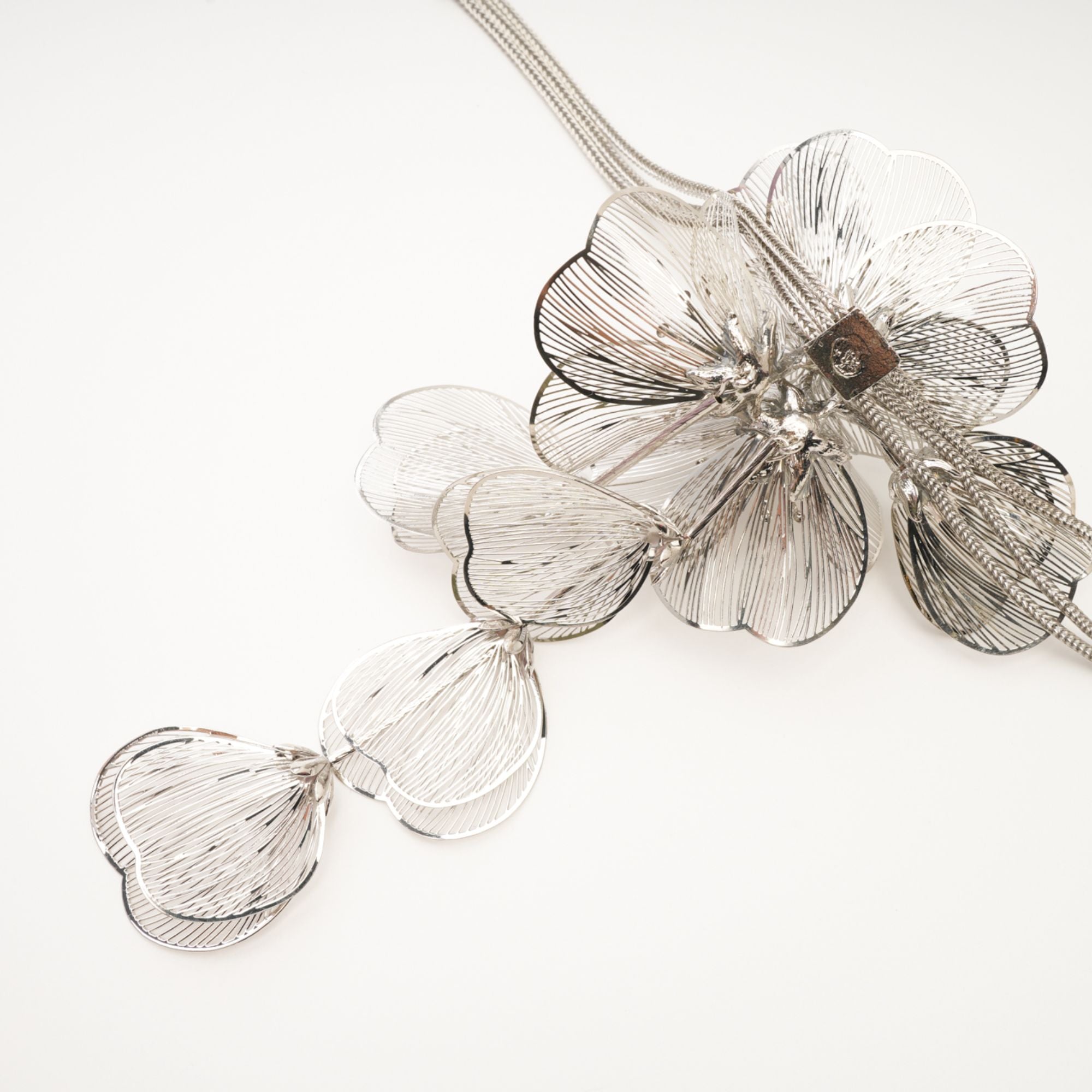 JOSEFINA FLORAL APPLIQUÉ NECKLACE GIFT
