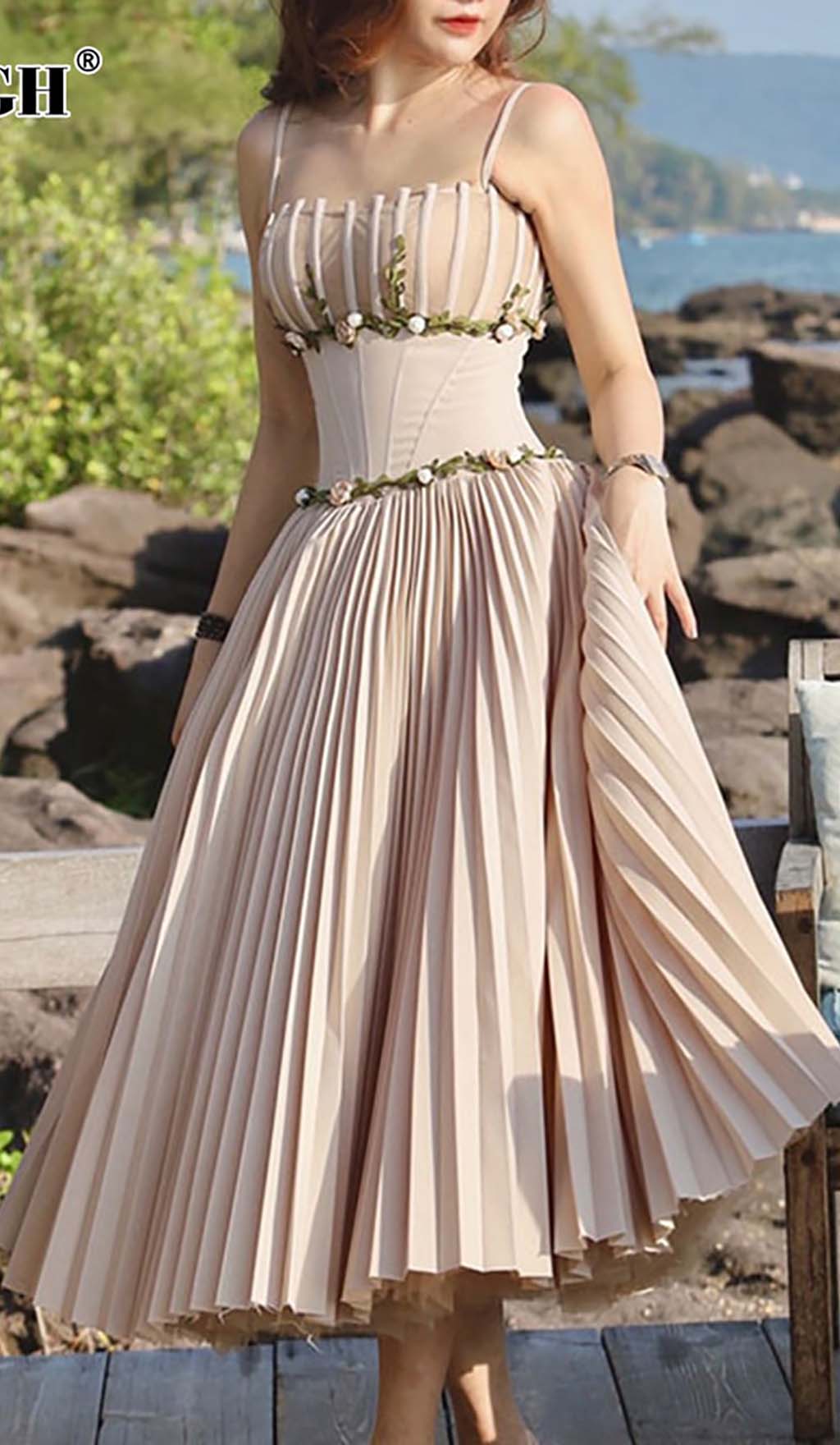 SPLICED FLORAL SLEEVELESS MIDI DRESS, GRAY