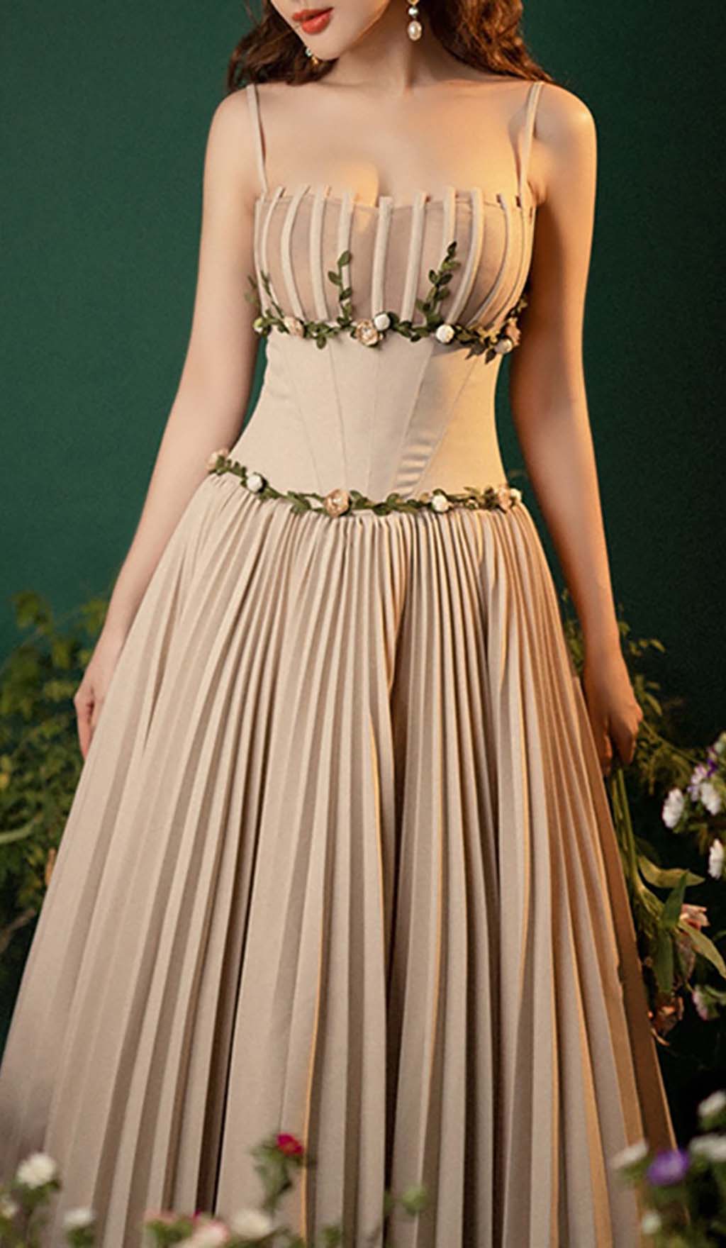 SPLICED FLORAL SLEEVELESS MIDI DRESS, GRAY
