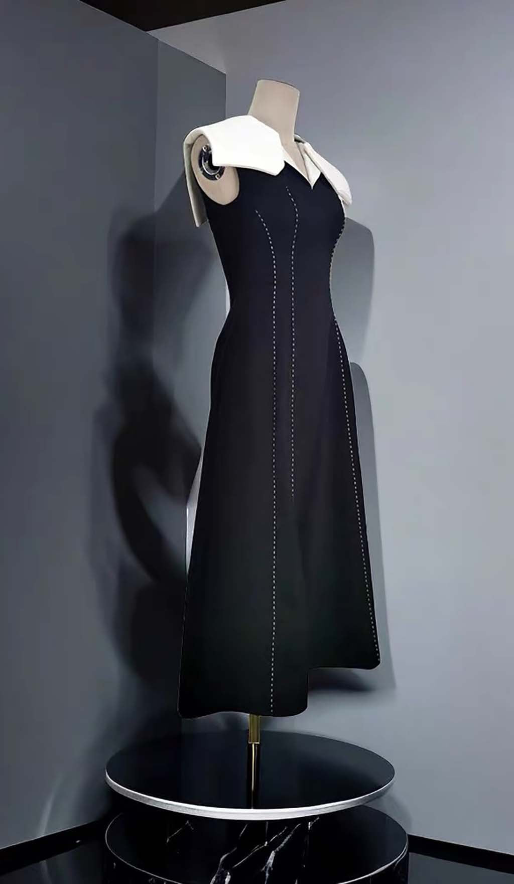 STITCHED MIDI DRESS, BLACK - ELEGANT OCCASIONWEAR