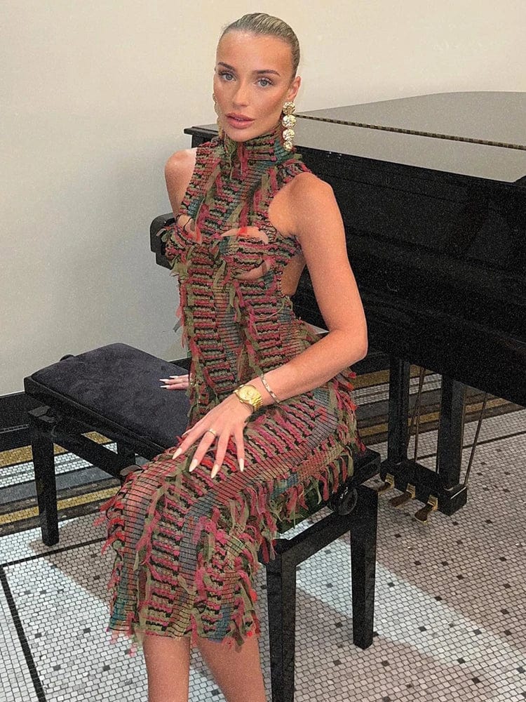 BRITNEY MIDI DRESS: ELEGANT SILHOUETTE FOR EVENTS