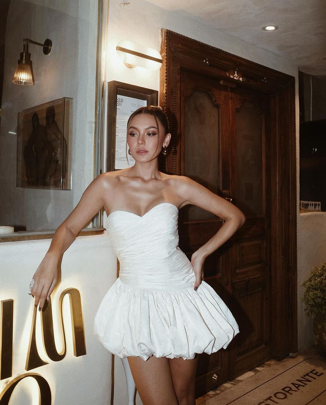 BALLOON DRAPED STRAPLESS WHITE MINI DRESS FOR EVENTS