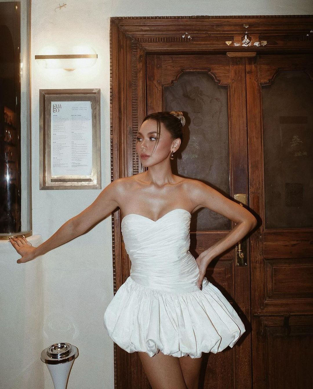 BALLOON DRAPED STRAPLESS WHITE MINI DRESS FOR EVENTS