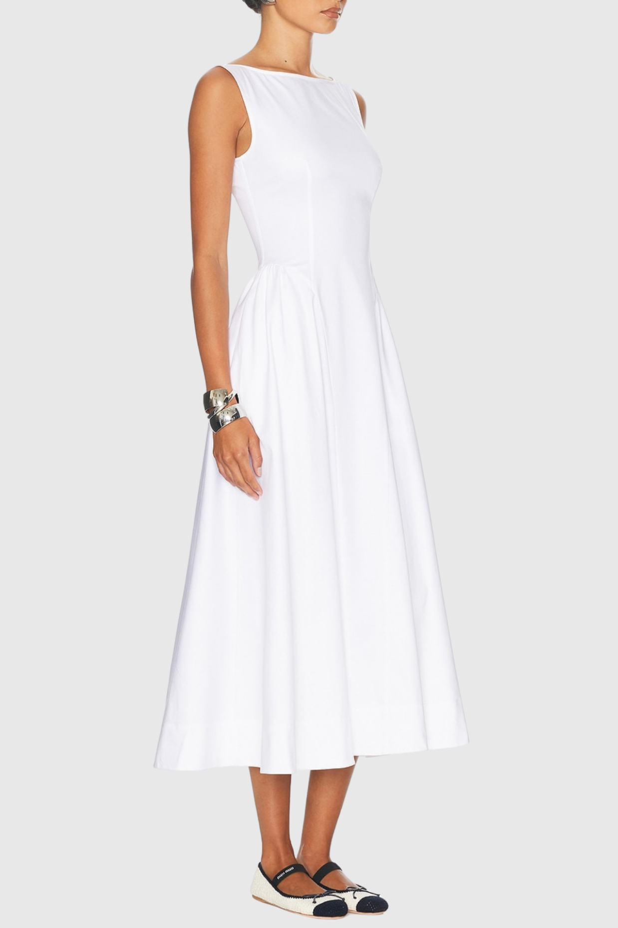 TAYNA WHITE RUCHED BACKLESS MIDI DRESS