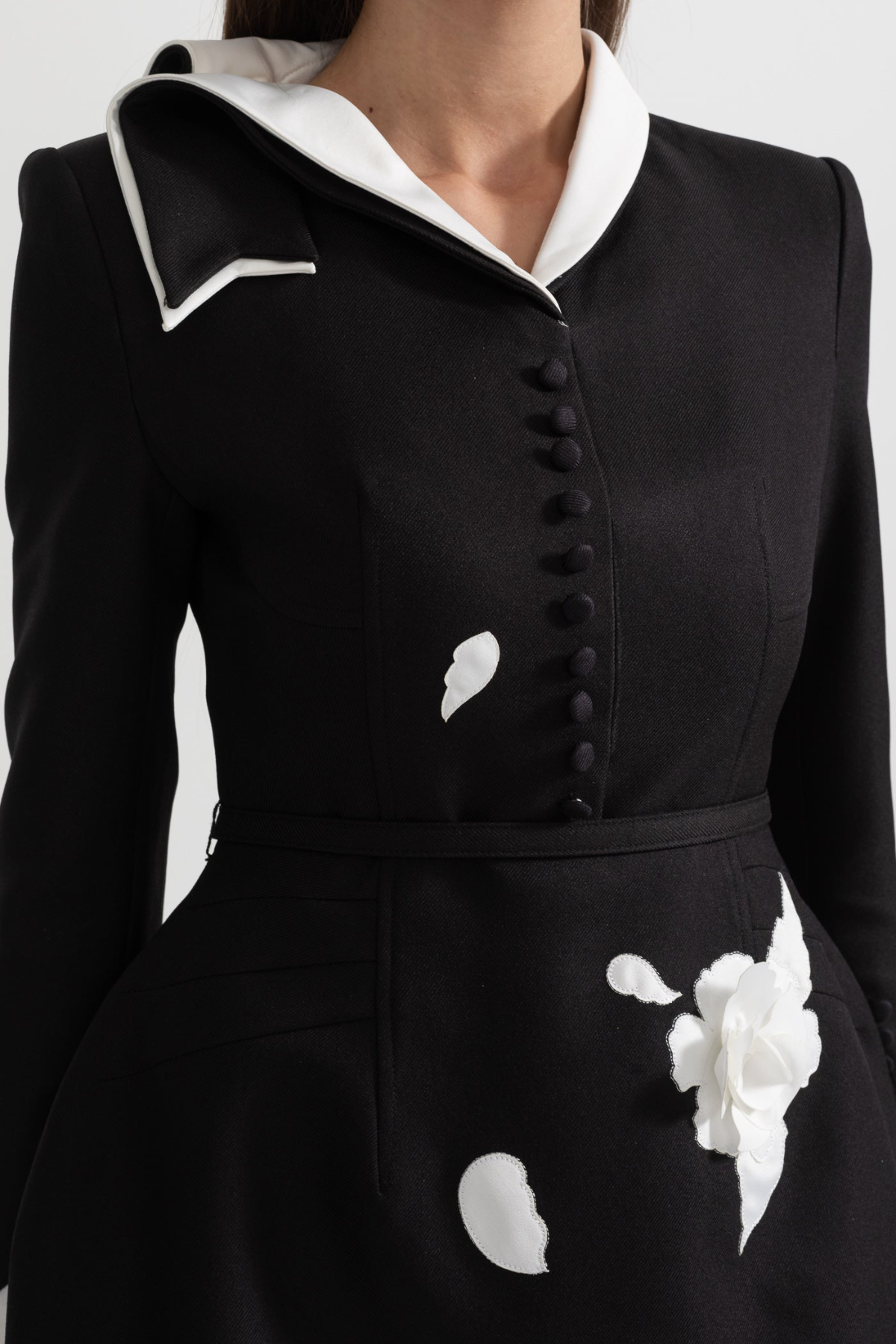 TIAIA FLORAL APPLIQUÉ CONTRAST BLACK MINI DRESS