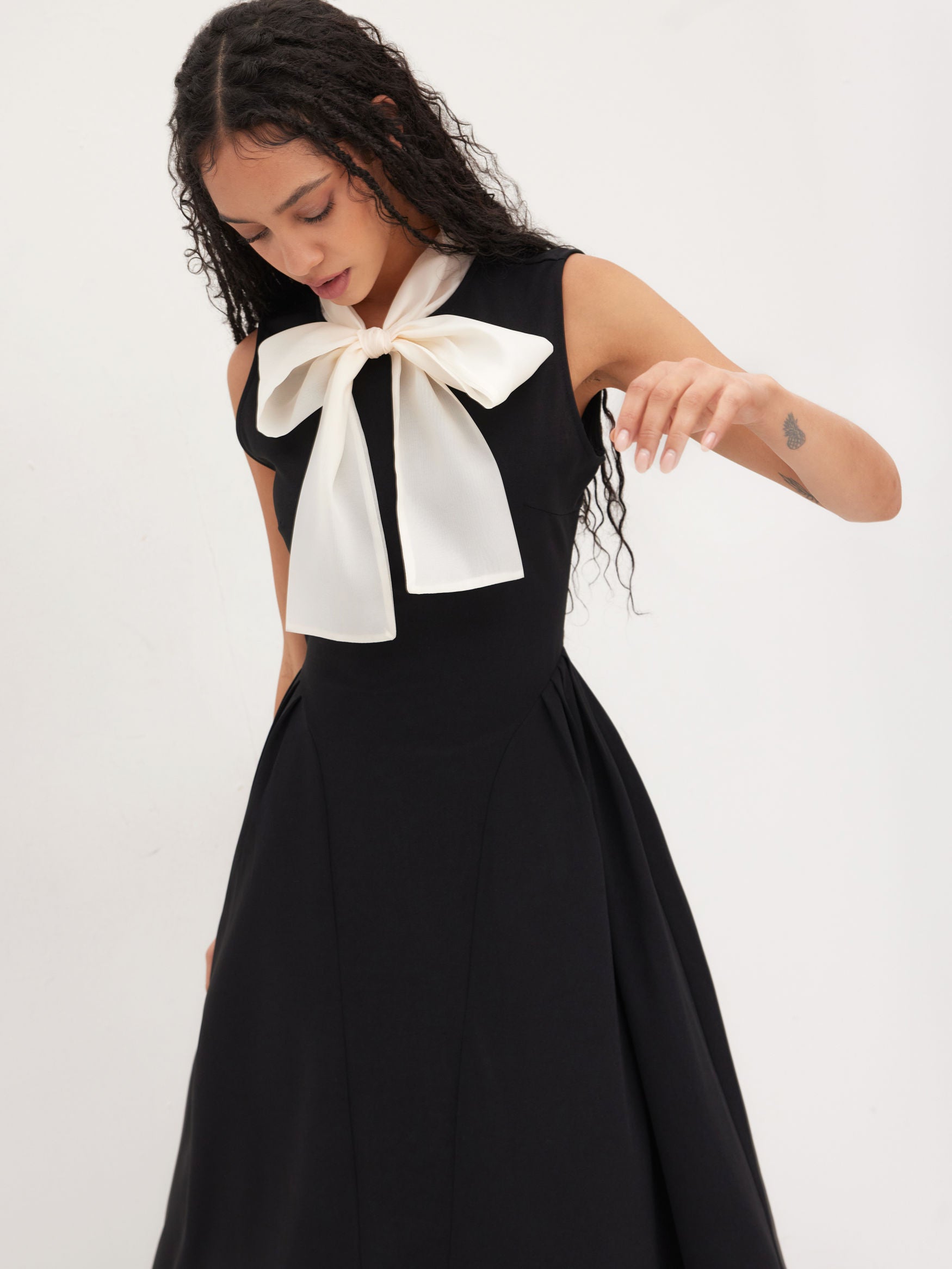 TWO-TONE RUFFLE BOW MIDI DRESS