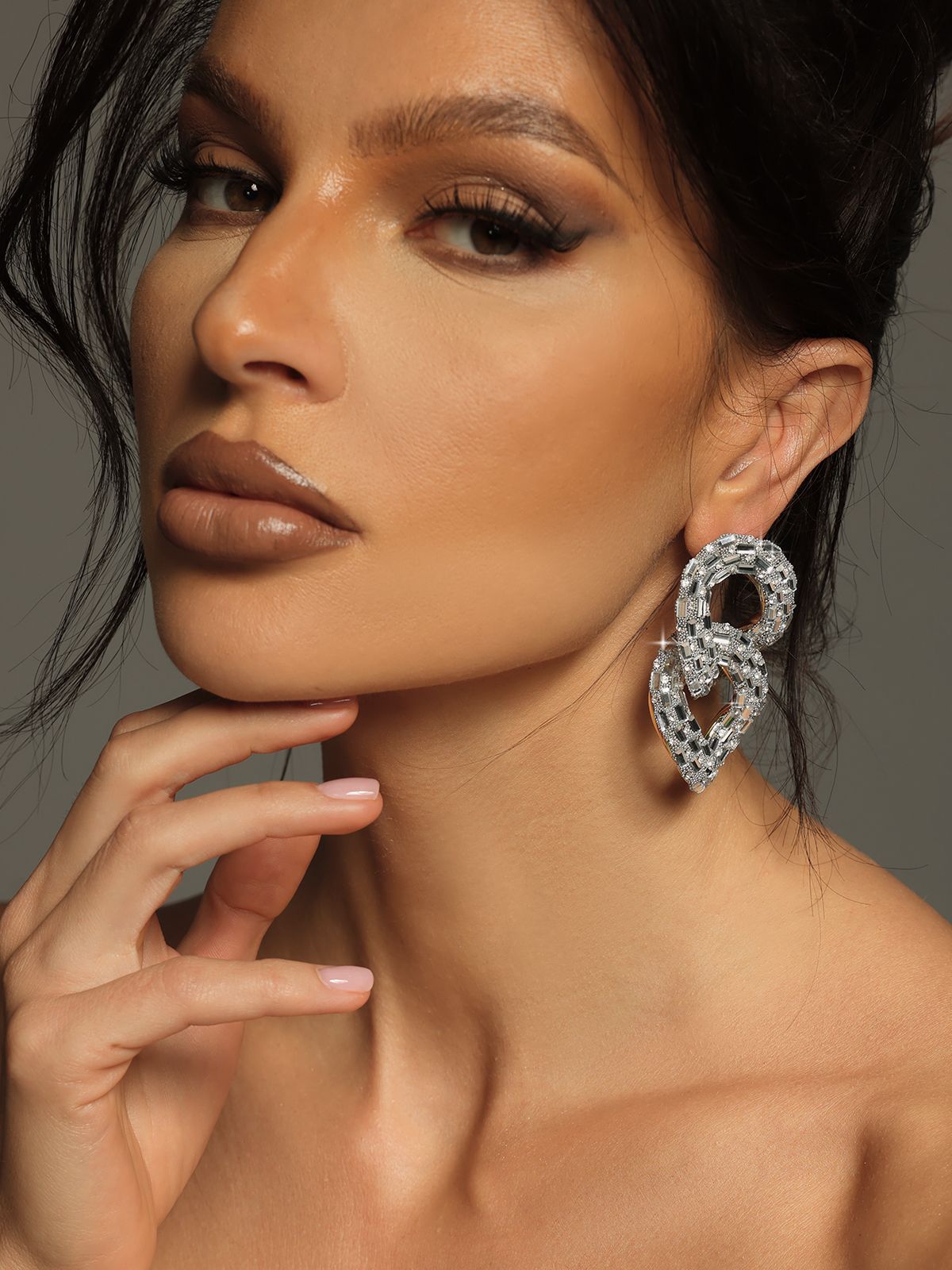 TYORA CIRCLE CRYSTAL EARRINGS FOR WEDDING PARTY