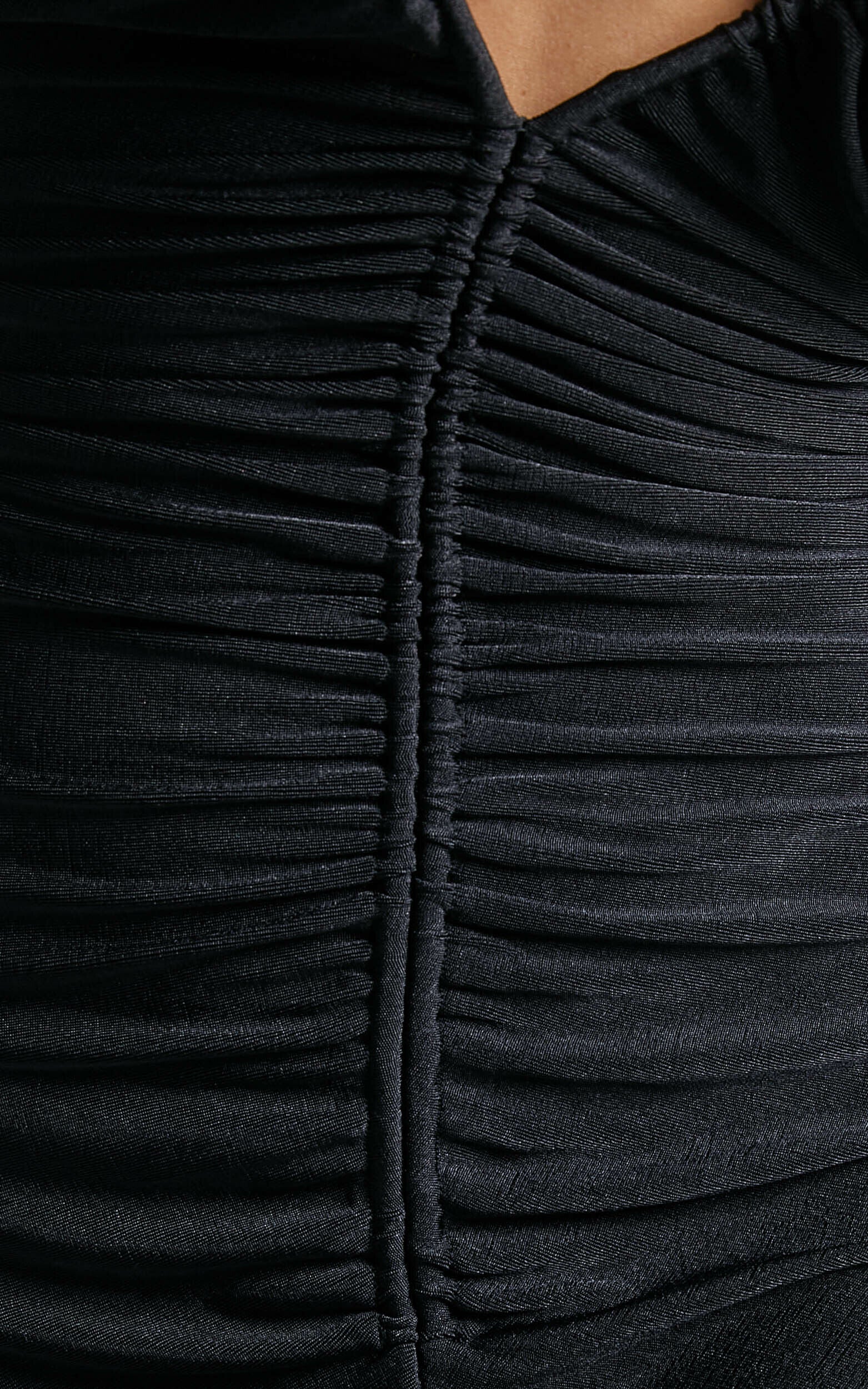 V-NECK PLEATED BODYCON MAXI DRESS, BLACK