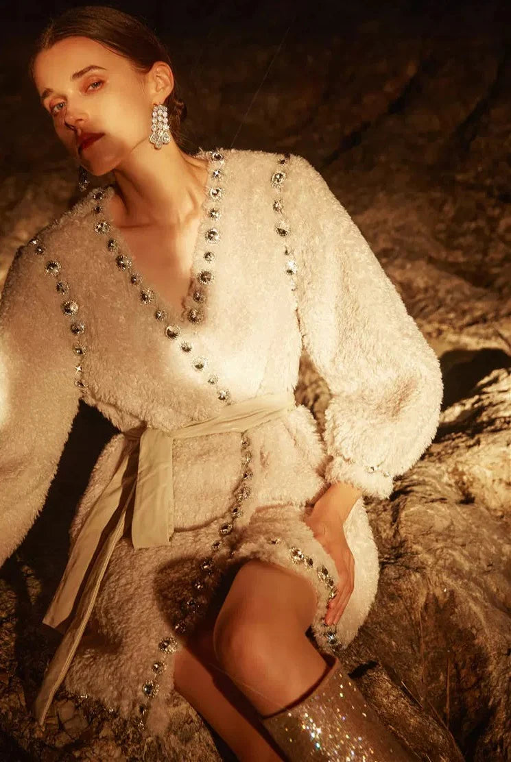 BEIGE V-NECK LONG SLEEVE DIAMOND COAT