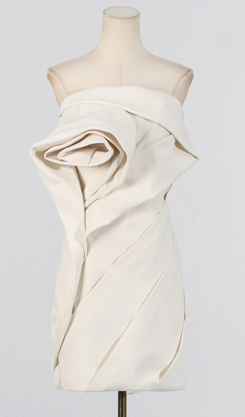 ALISA STRAPLESS FLOWER MINI DRESS APRICOT
