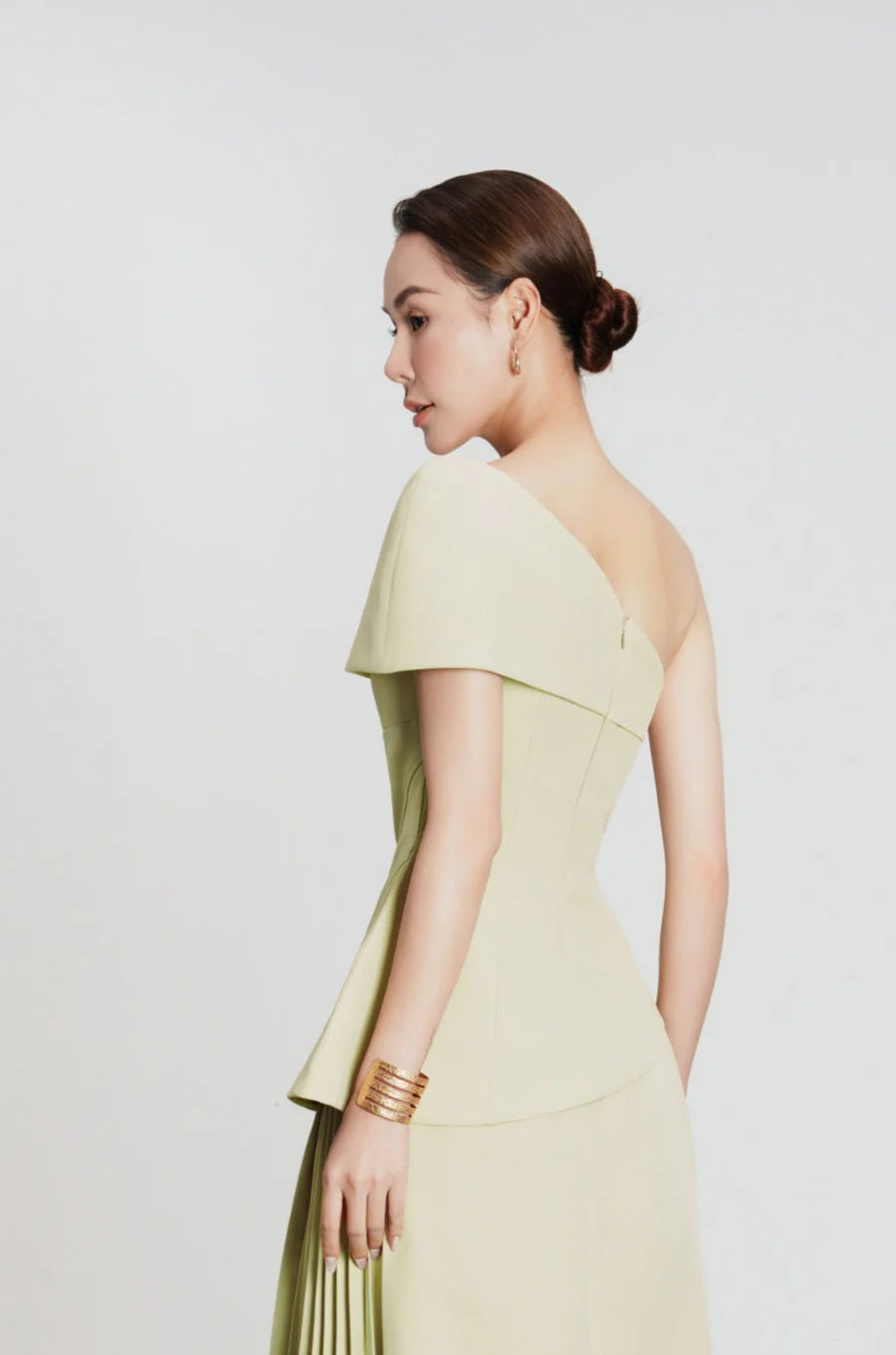 ONE SHOULDER FLARE MIDI SKIRT SUIT OLIVE GREEN