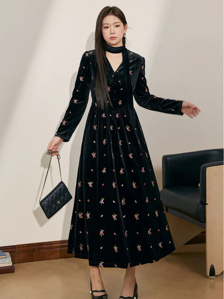 YURI V-NECK VELVET MAXI DRESS BLACK EMBROIDERED