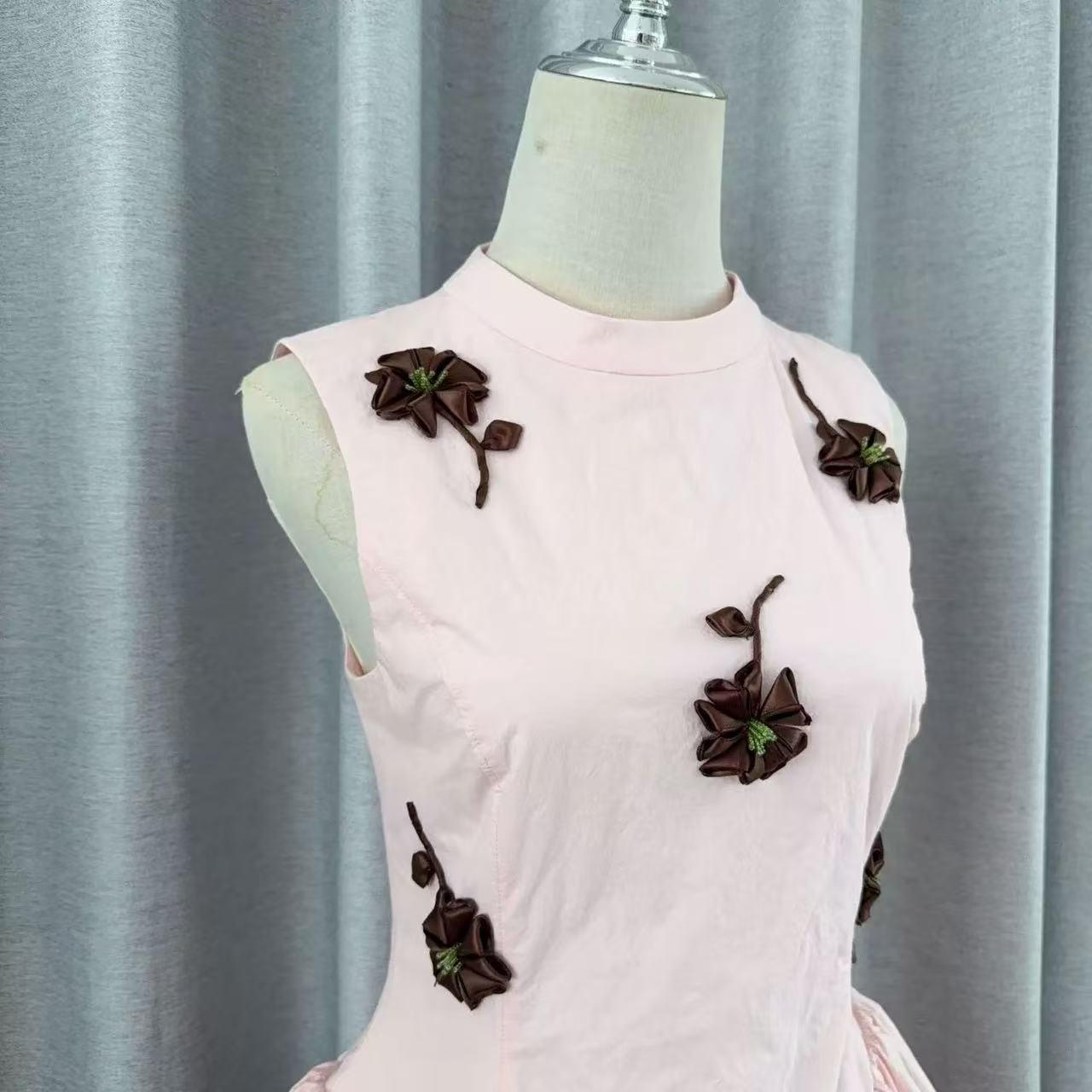 VIVIEN PUFFY MINI DRESS - PINK FLOWER EMBELLISHED PARTY