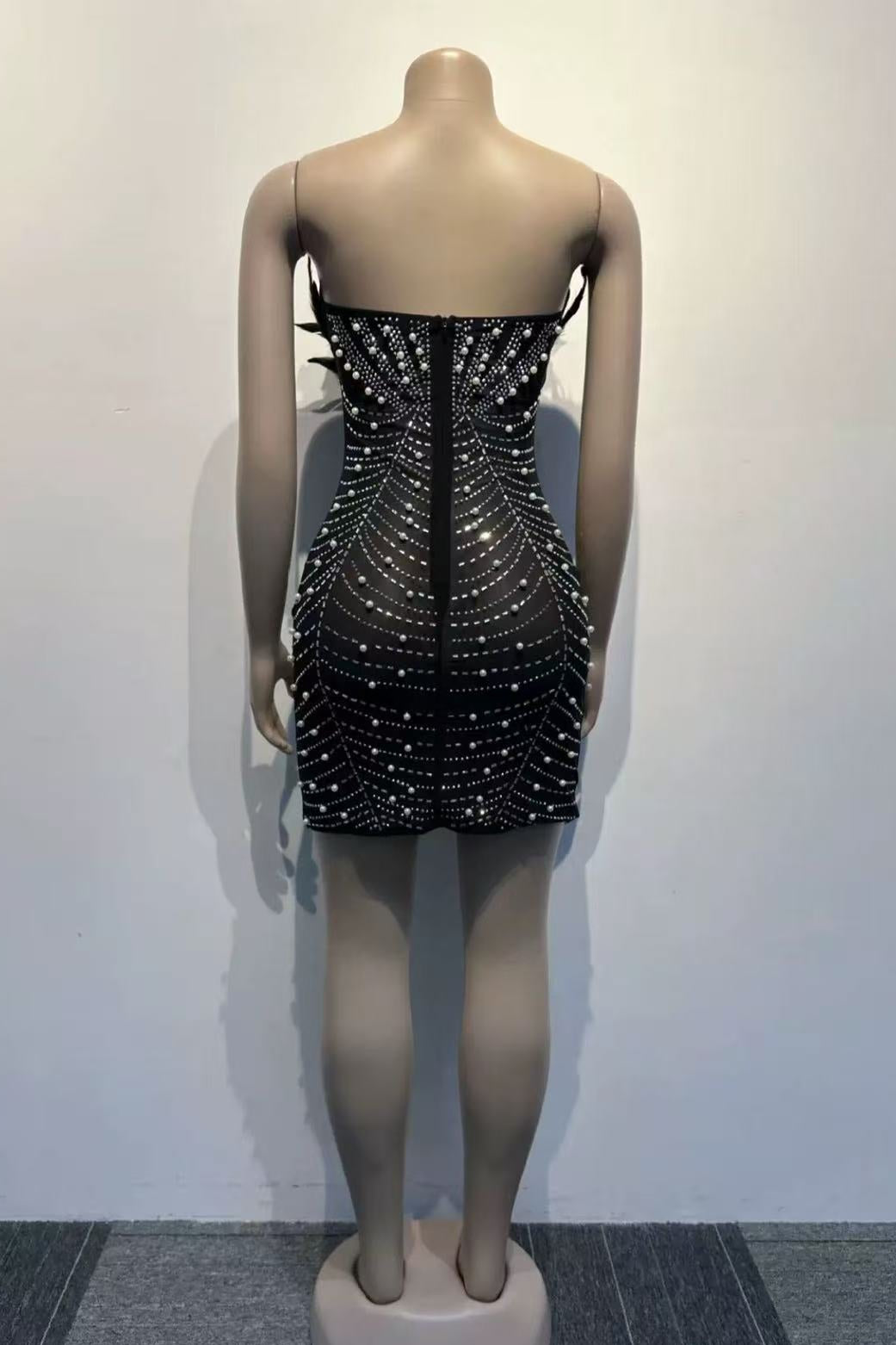 STRAPLESS FEATHER PEARL MINI COCKTAIL DRESS
