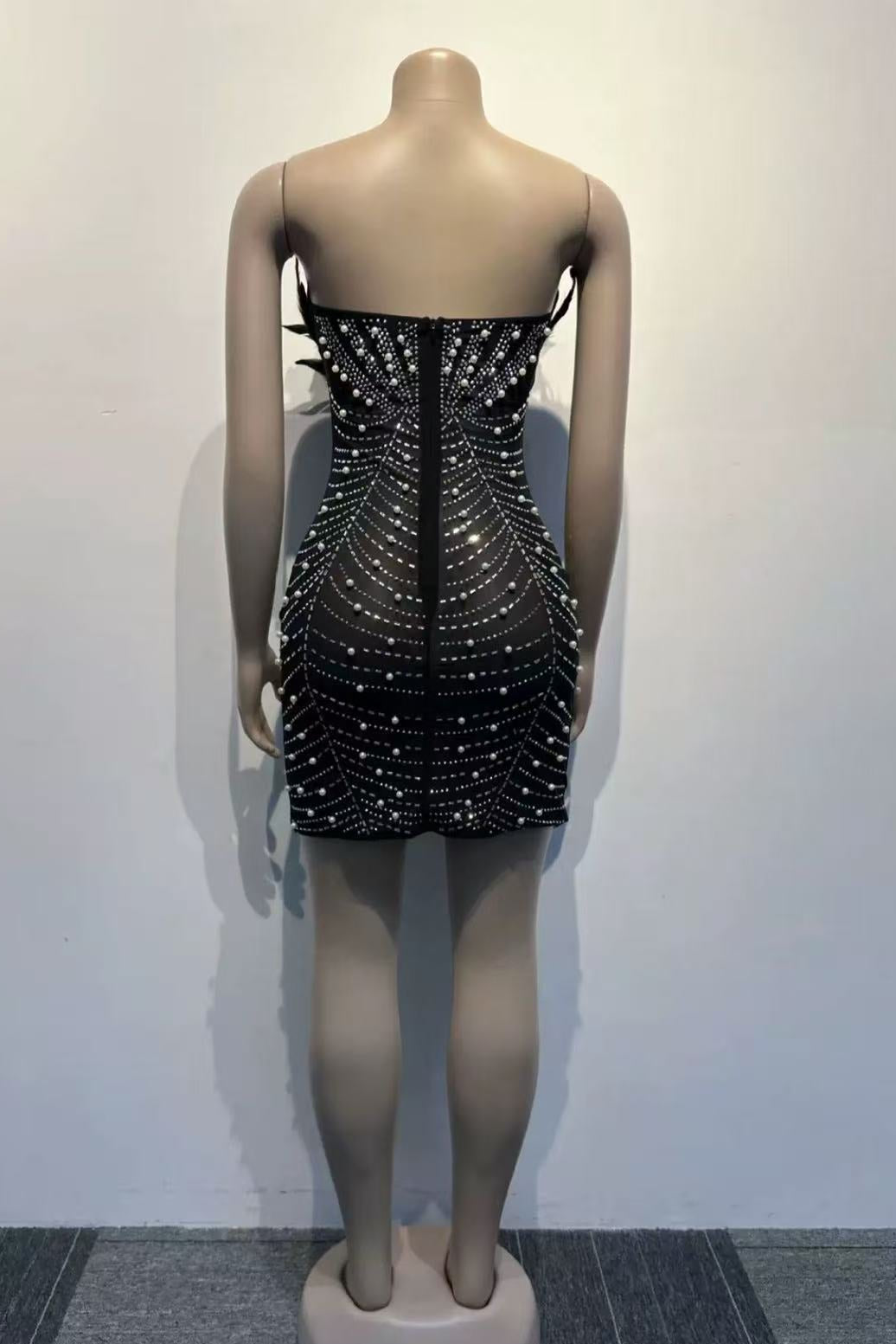 BLACK STRAPLESS FEATHER PEARL MINI COCKTAIL DRESS