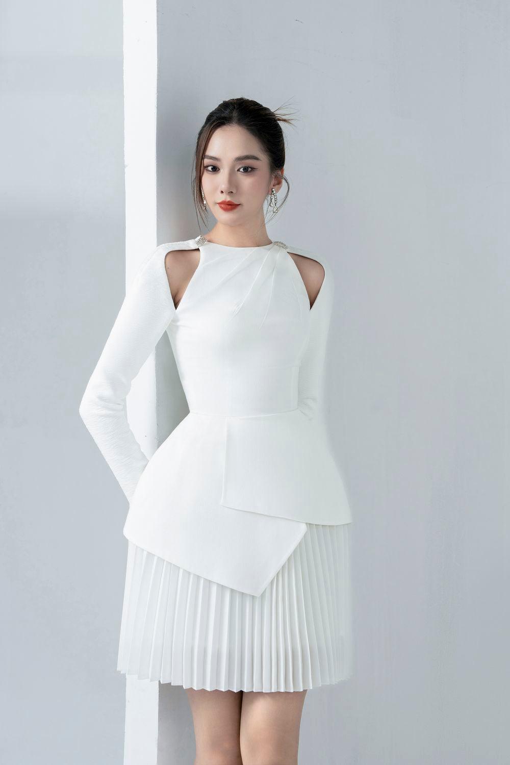 CALLIE VELVET BACKLESS A-LINE MINI DRESS