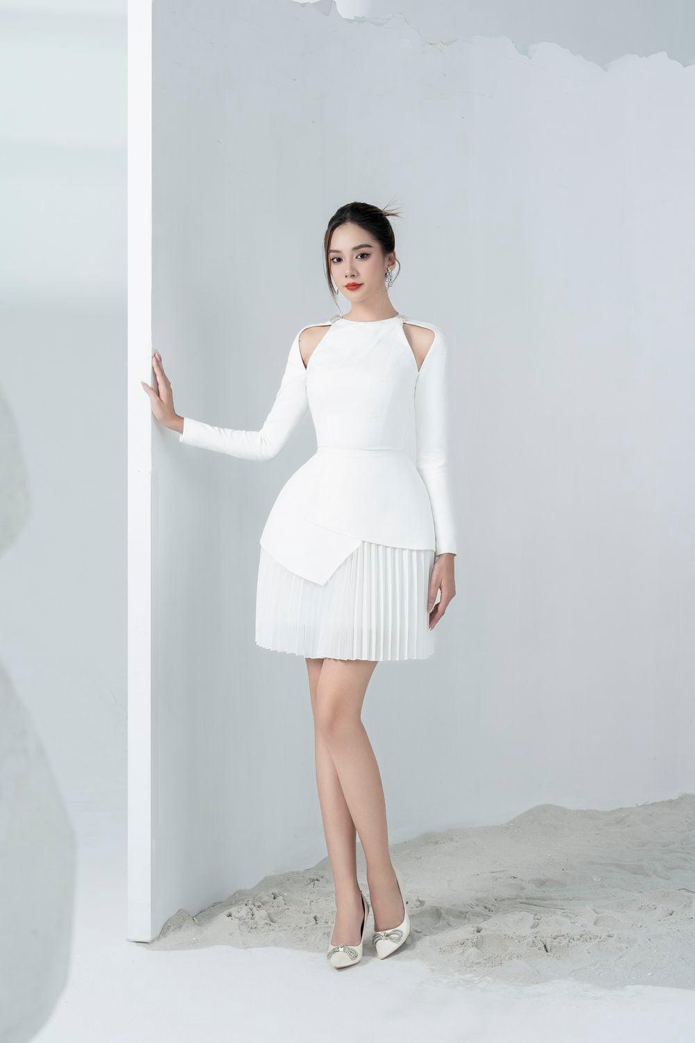 CALLIE VELVET BACKLESS A-LINE MINI DRESS