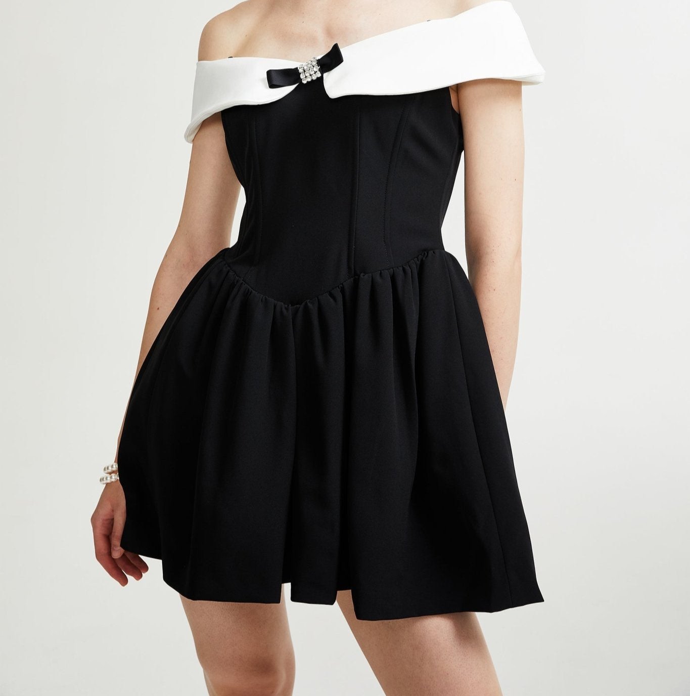 OFF-SHOULDER BLACK MINI DRESS FOR PARTY