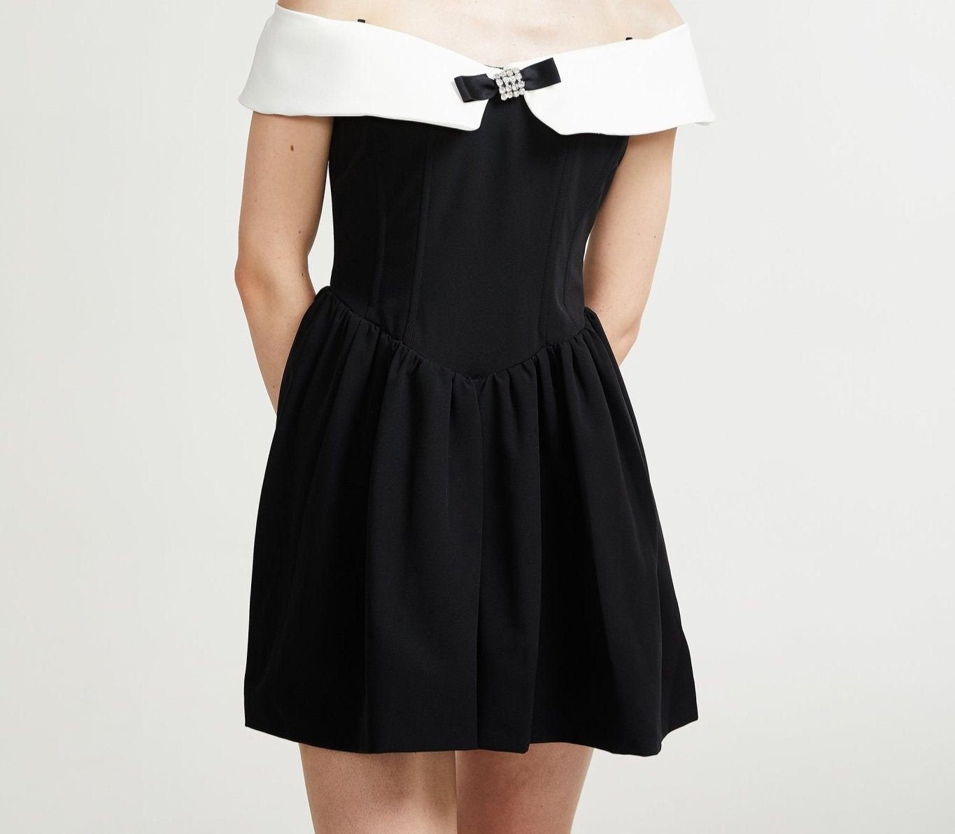 OFF-SHOULDER BLACK MINI DRESS FOR PARTY