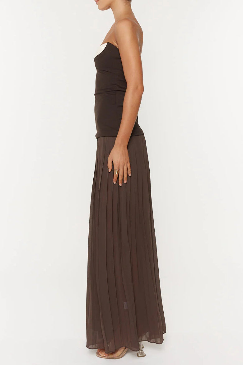 NELLY STRAPLESS BROWN PLEATED MAXI DRESS