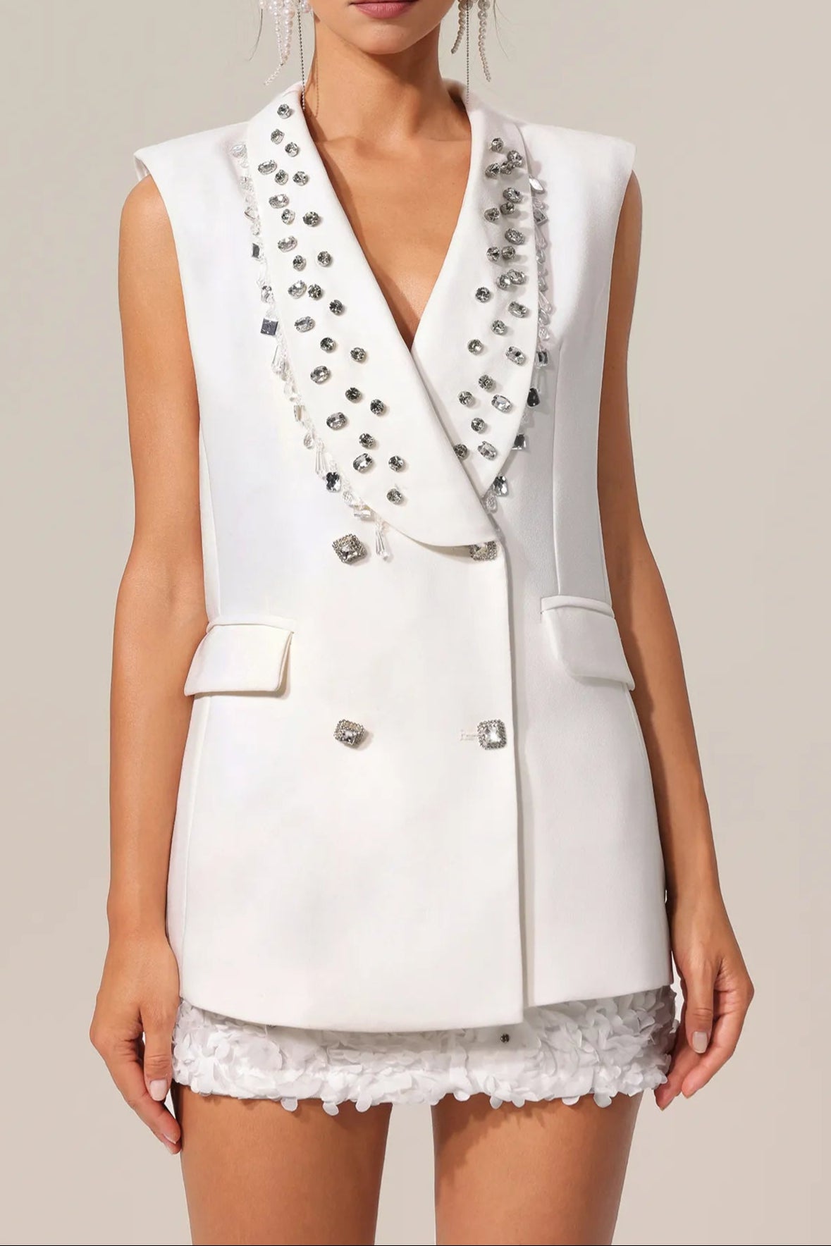 WHITE V-NECK SLEEVELESS DIAMOND MIDI SUIT TOP
