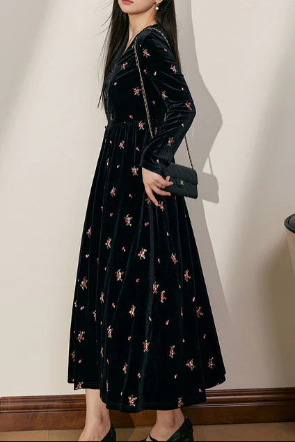 YURI V-NECK VELVET MAXI DRESS BLACK EMBROIDERED