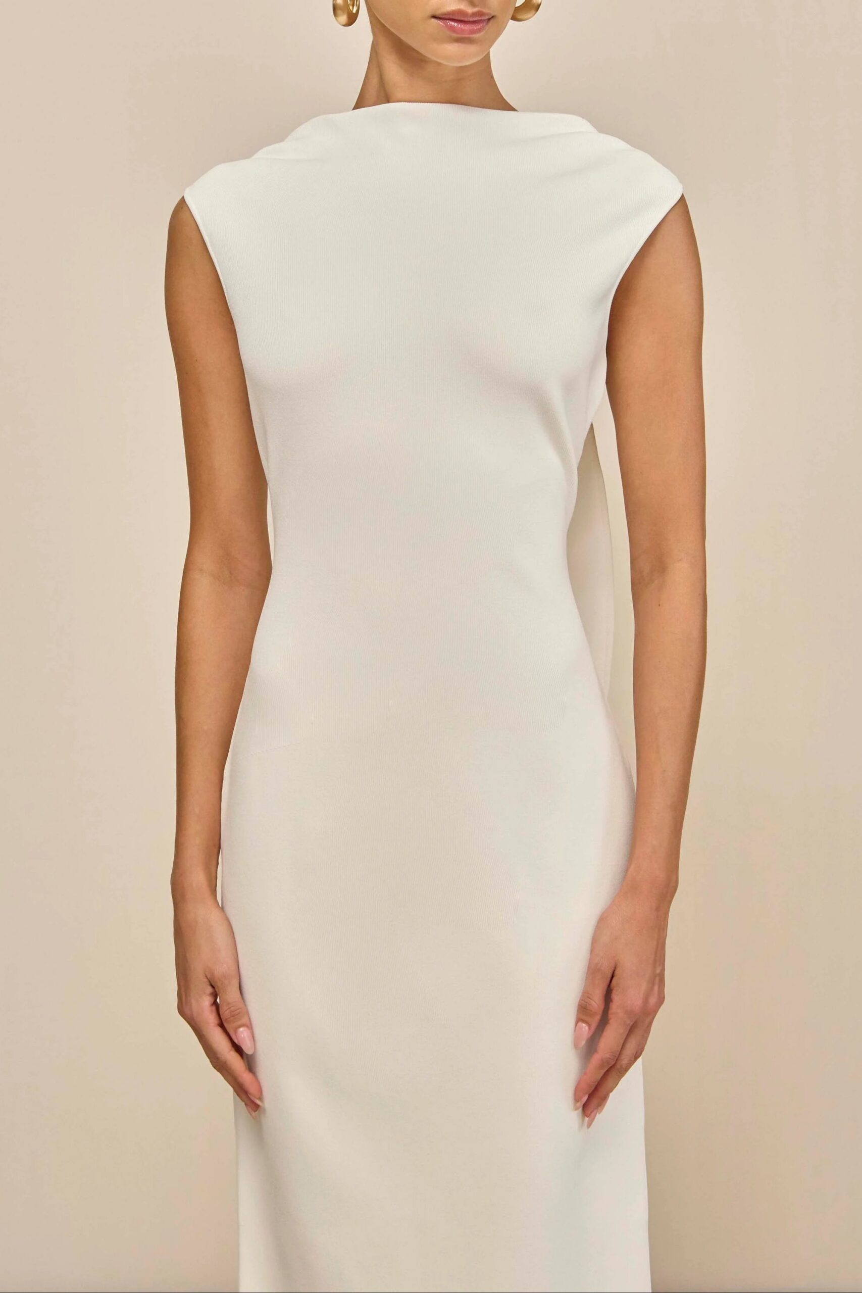 WHITE SLEEVELESS BACKLESS KNIT MIDI DRESS GOLDEN PLEATED