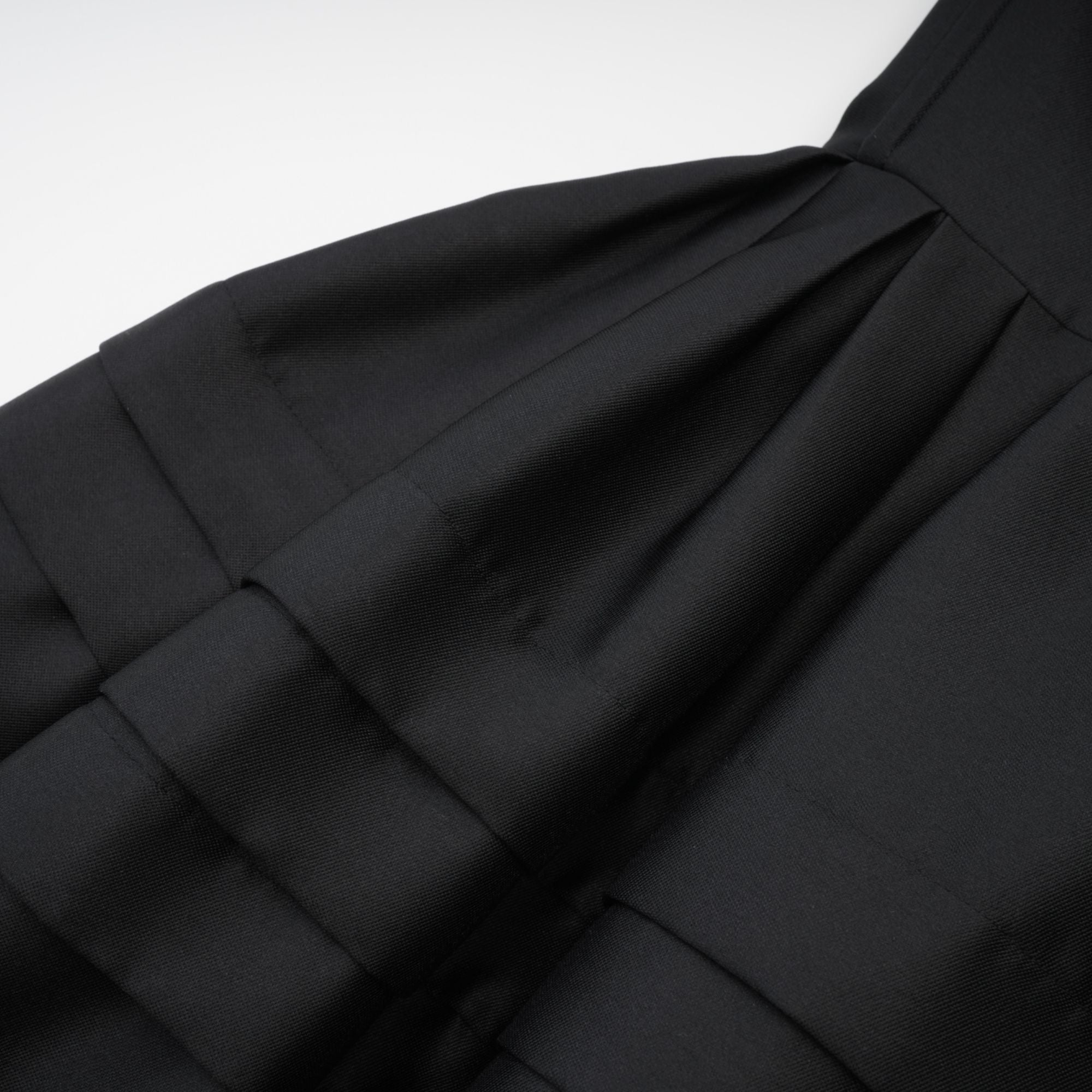 FELISARA MIDI DRESS BLACK - ELEGANT SILHOUETTE