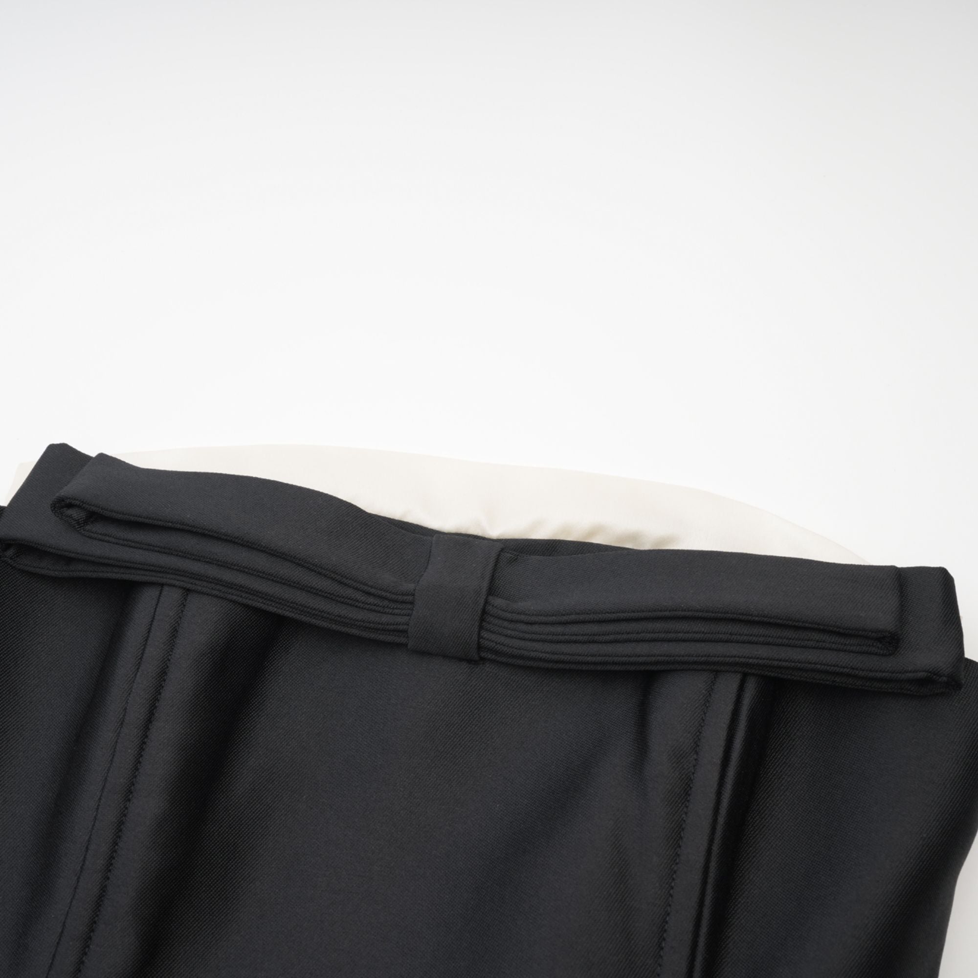 FELISARA MIDI DRESS BLACK - ELEGANT SILHOUETTE