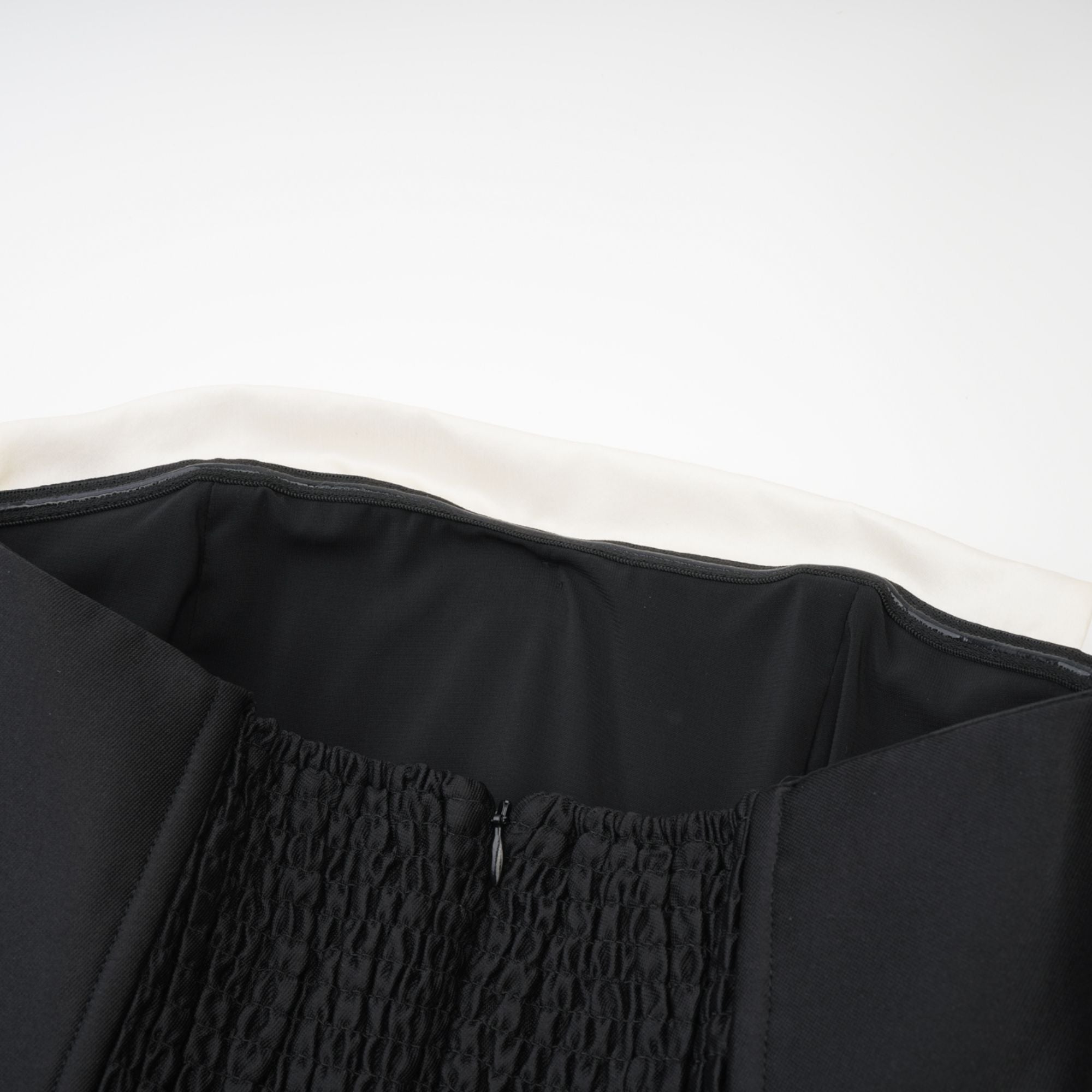 FELISARA MIDI DRESS BLACK - ELEGANT SILHOUETTE