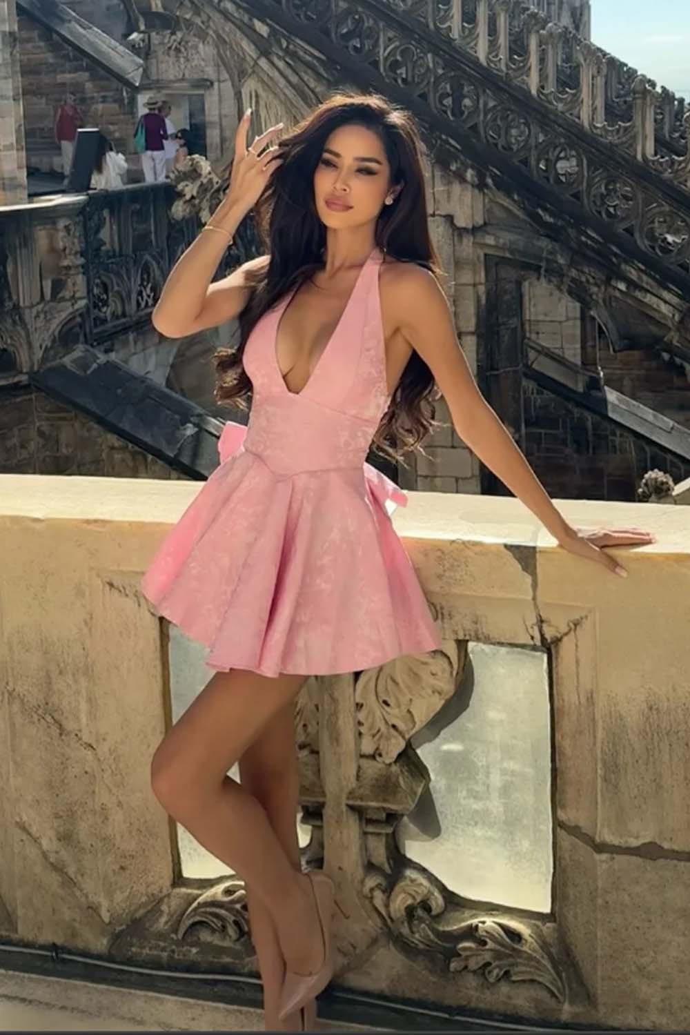 DEEP V-NECK FLORAL HOMECOMING MINI DRESS