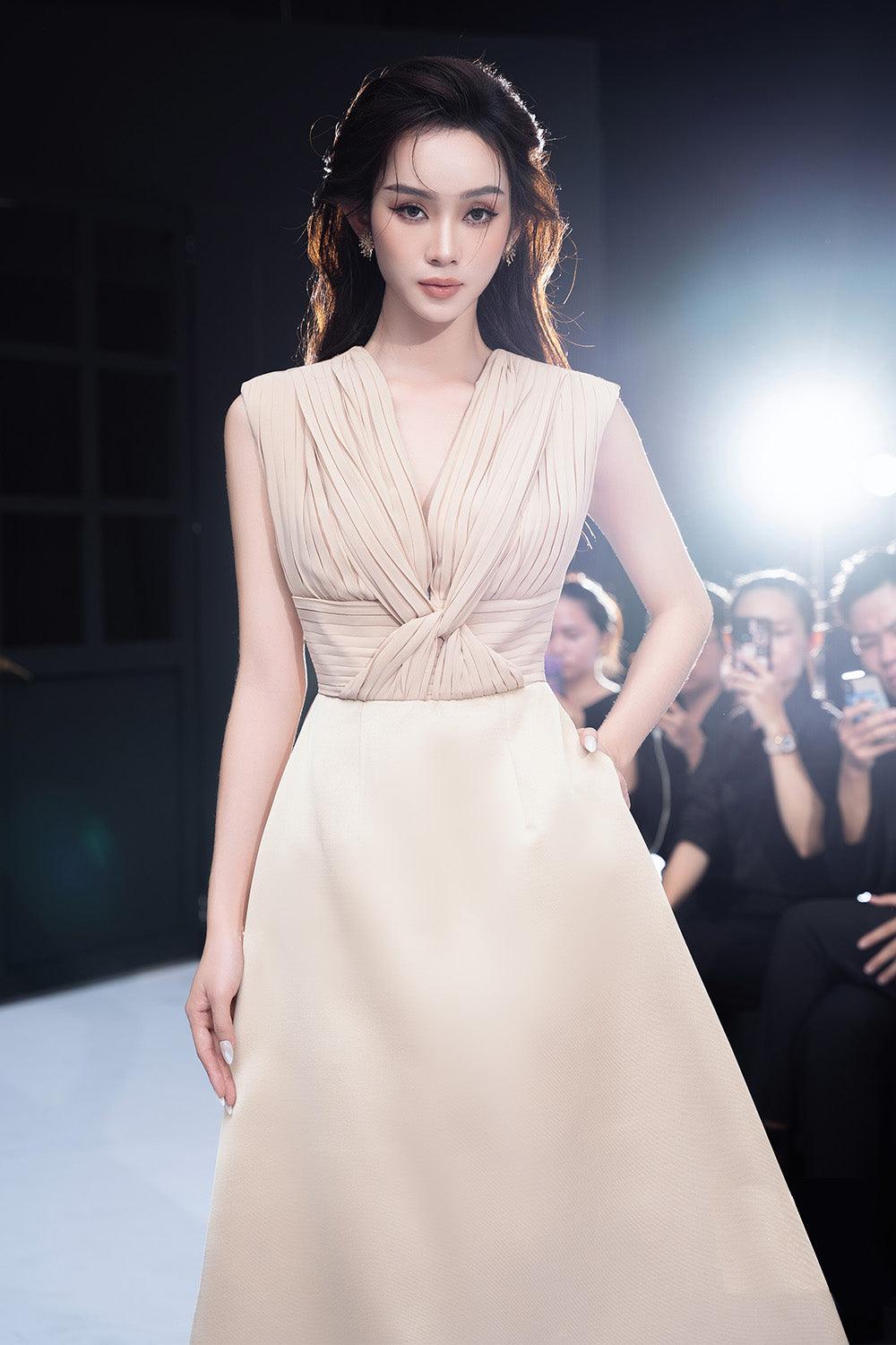 FOXY A-LINE TWISTED MIDI DRESS