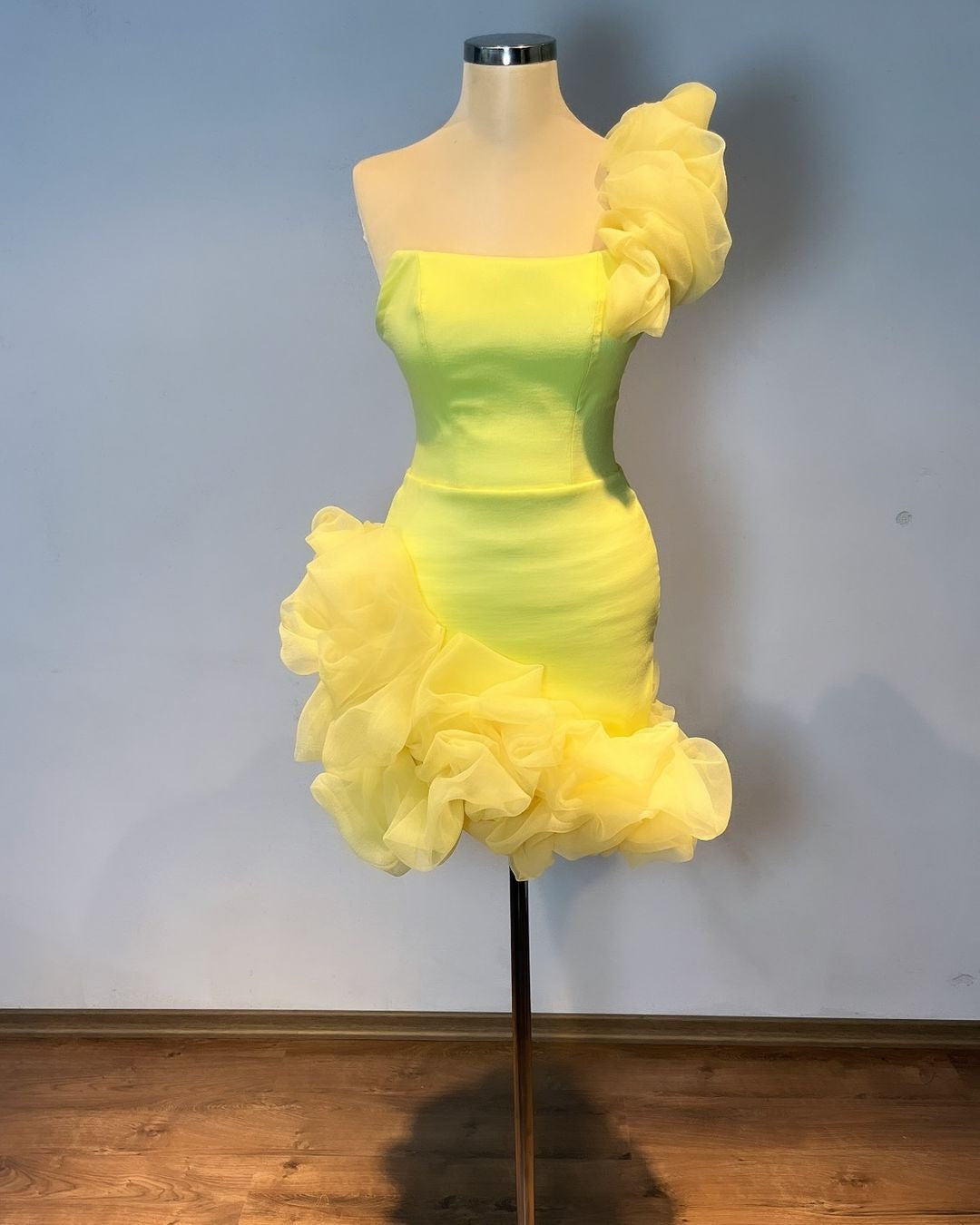 ONE SHOULDER RUFFLE YELLOW MINI DRESS