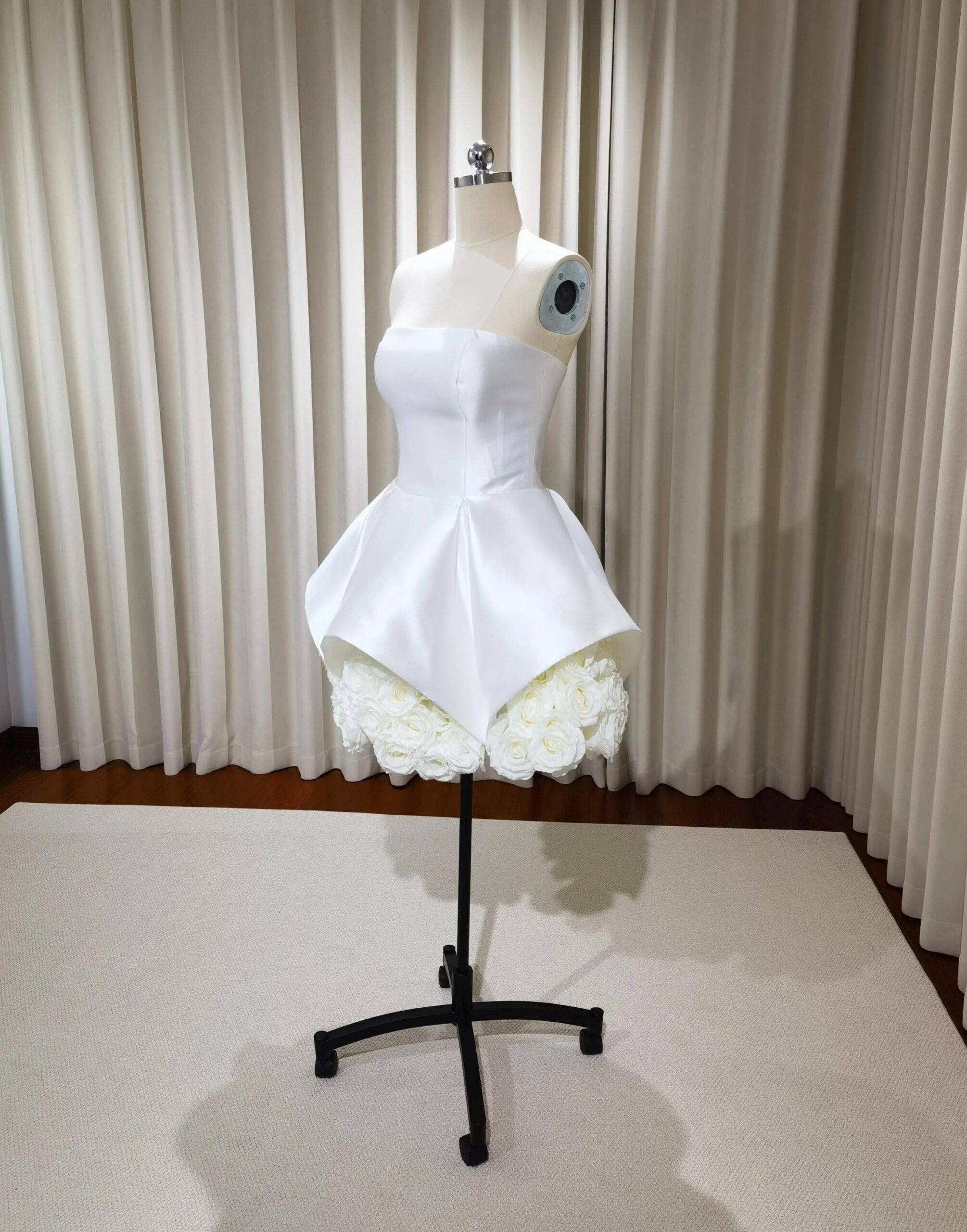 SALLY STRAPLESS WHITE FLOWER MINI DRESS FOR PARTY