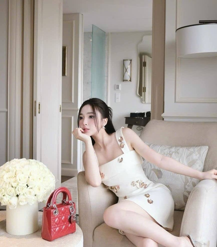 GABRIELLE SEQUIN FLOWER WHITE MINI DRESS