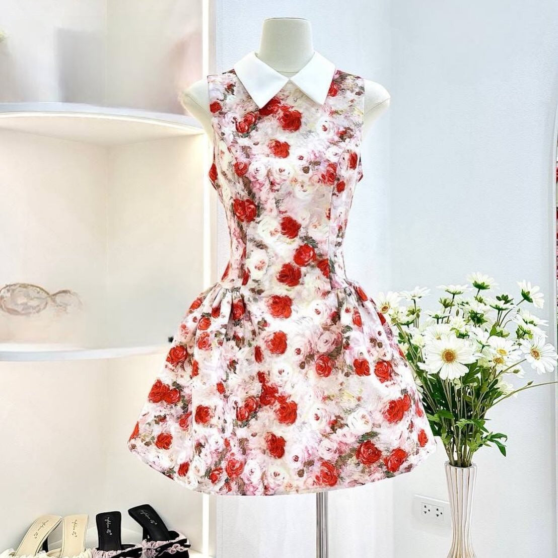 COLLARED SLEEVELESS FLORAL A-LINE MINI DRESS