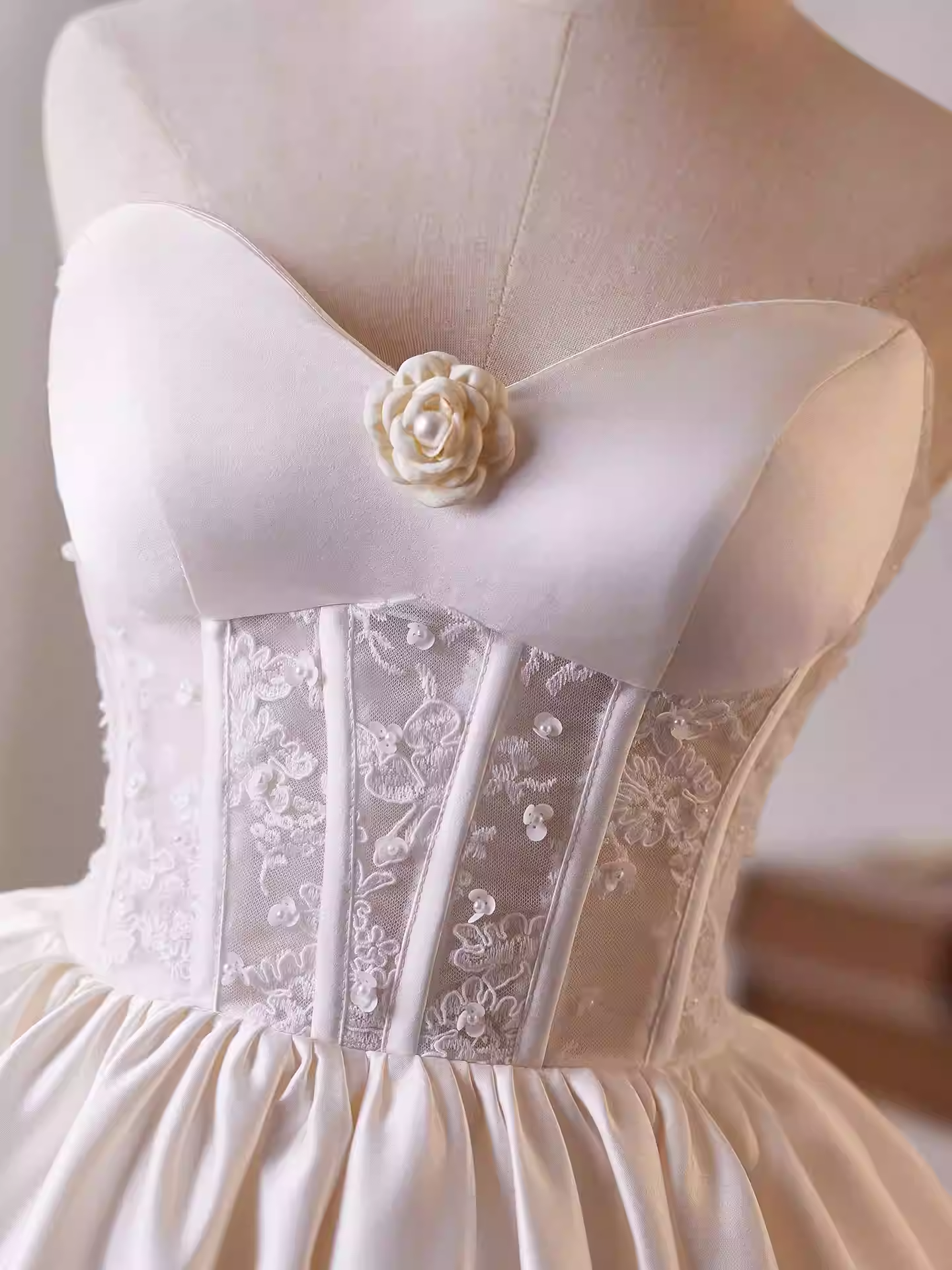 HELEN WHITE LACE SATIN STRAPLESS MINI DRESS