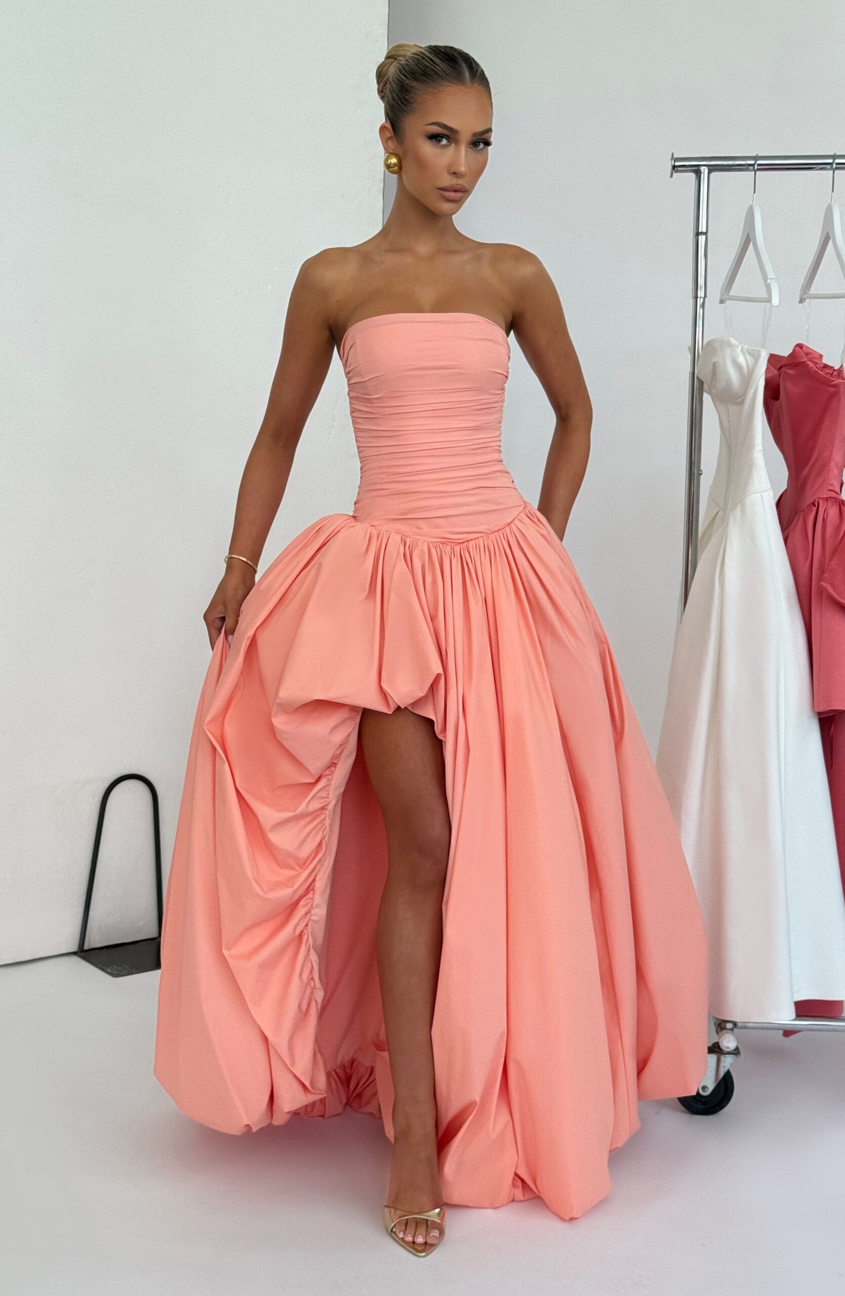 JILLIAN PEACH MAXI DRESS, ELEGANT SILHOUETTE